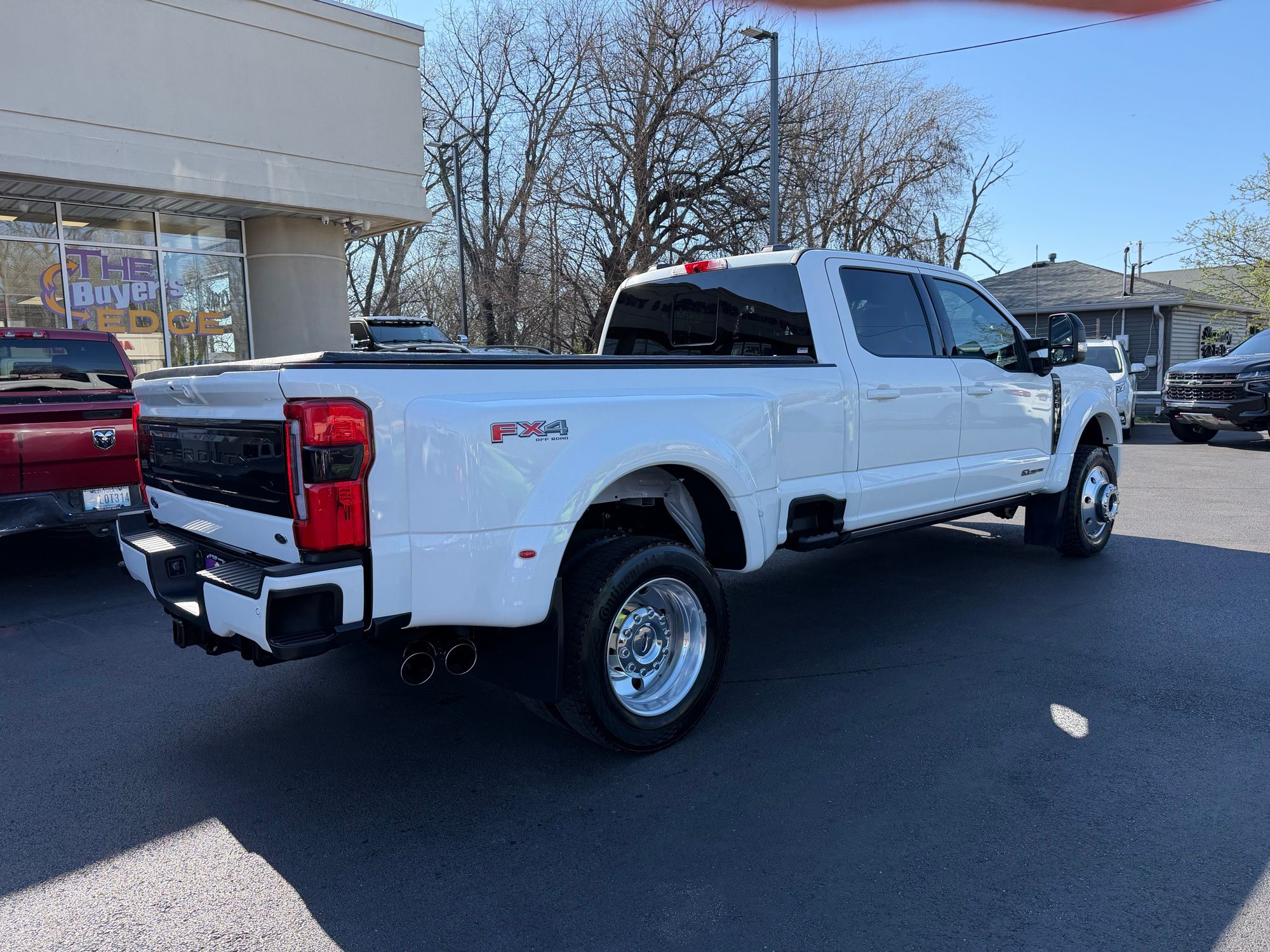 2025 Ford F-450 Super Duty Platinum - Photo 6