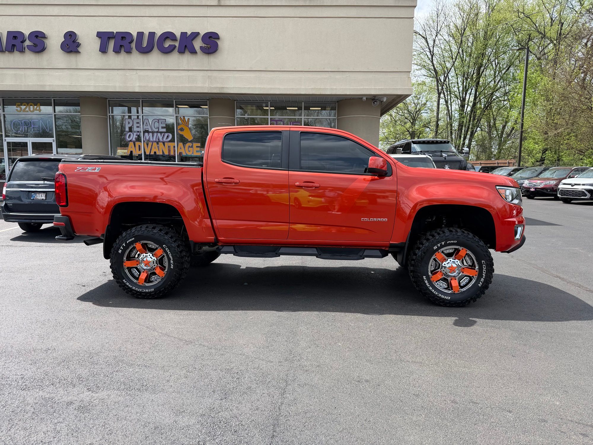 View vehicle photo 7