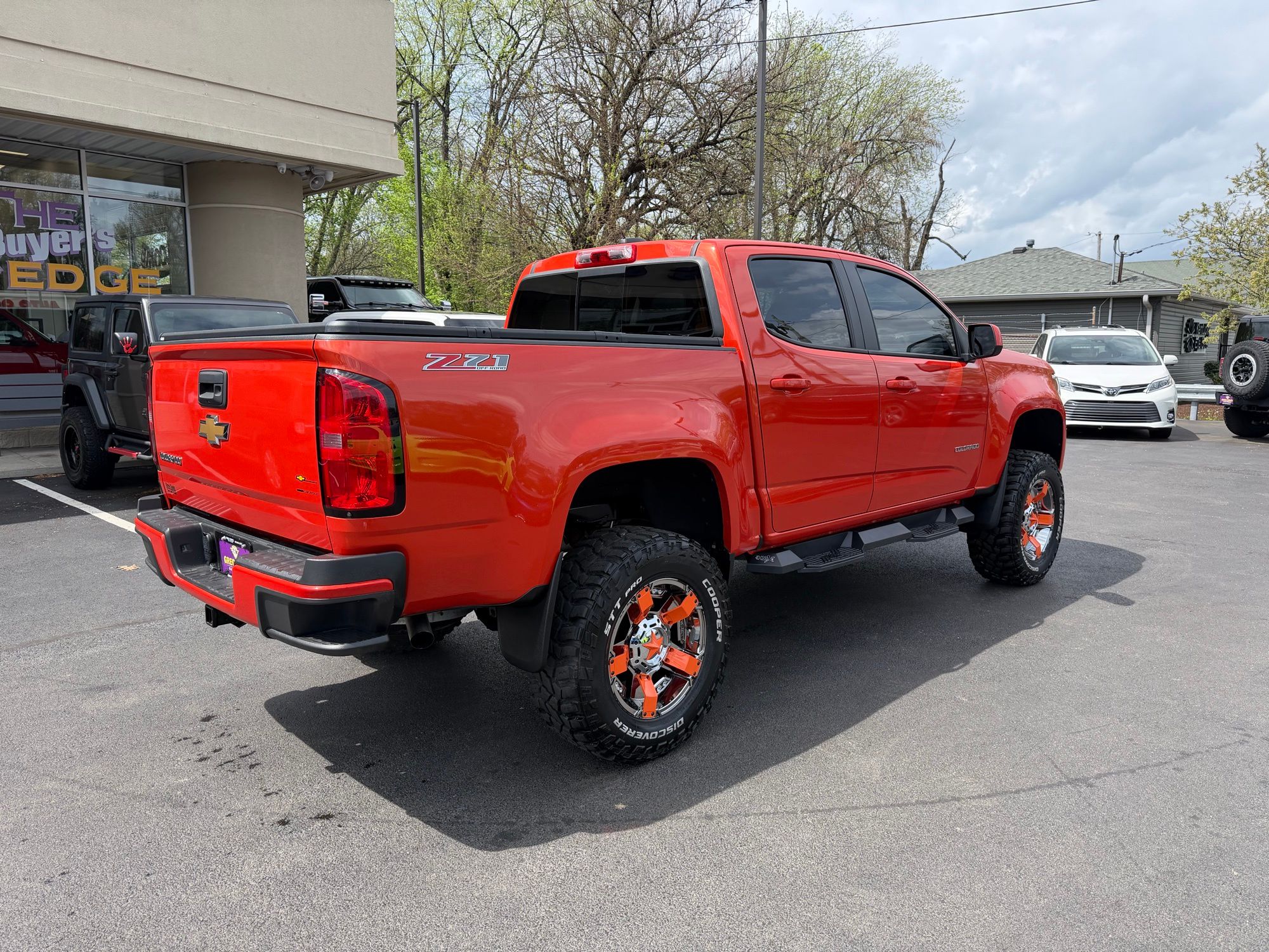 View vehicle photo 6