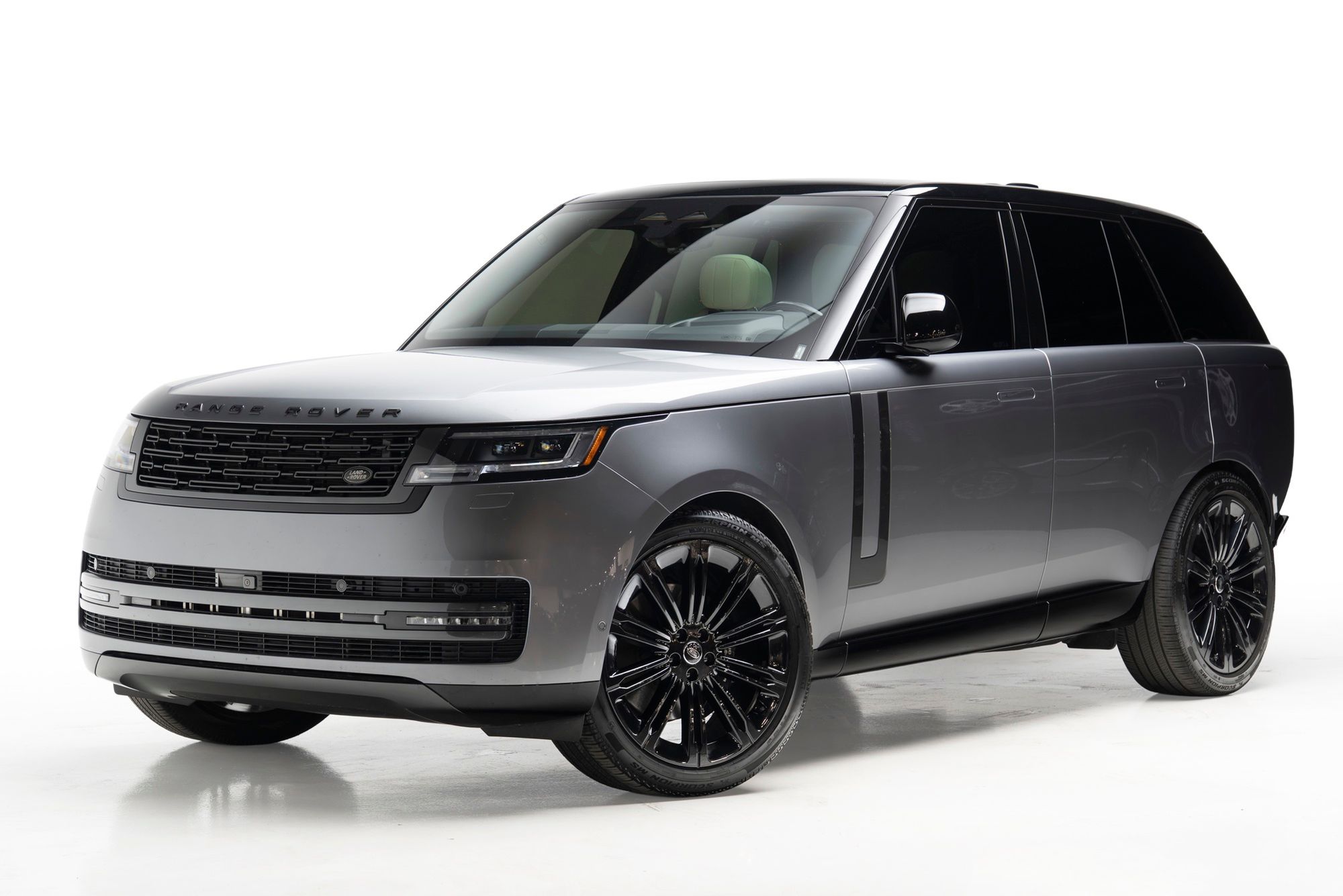 2025 Land Rover Range Rover - Thumbnail 4