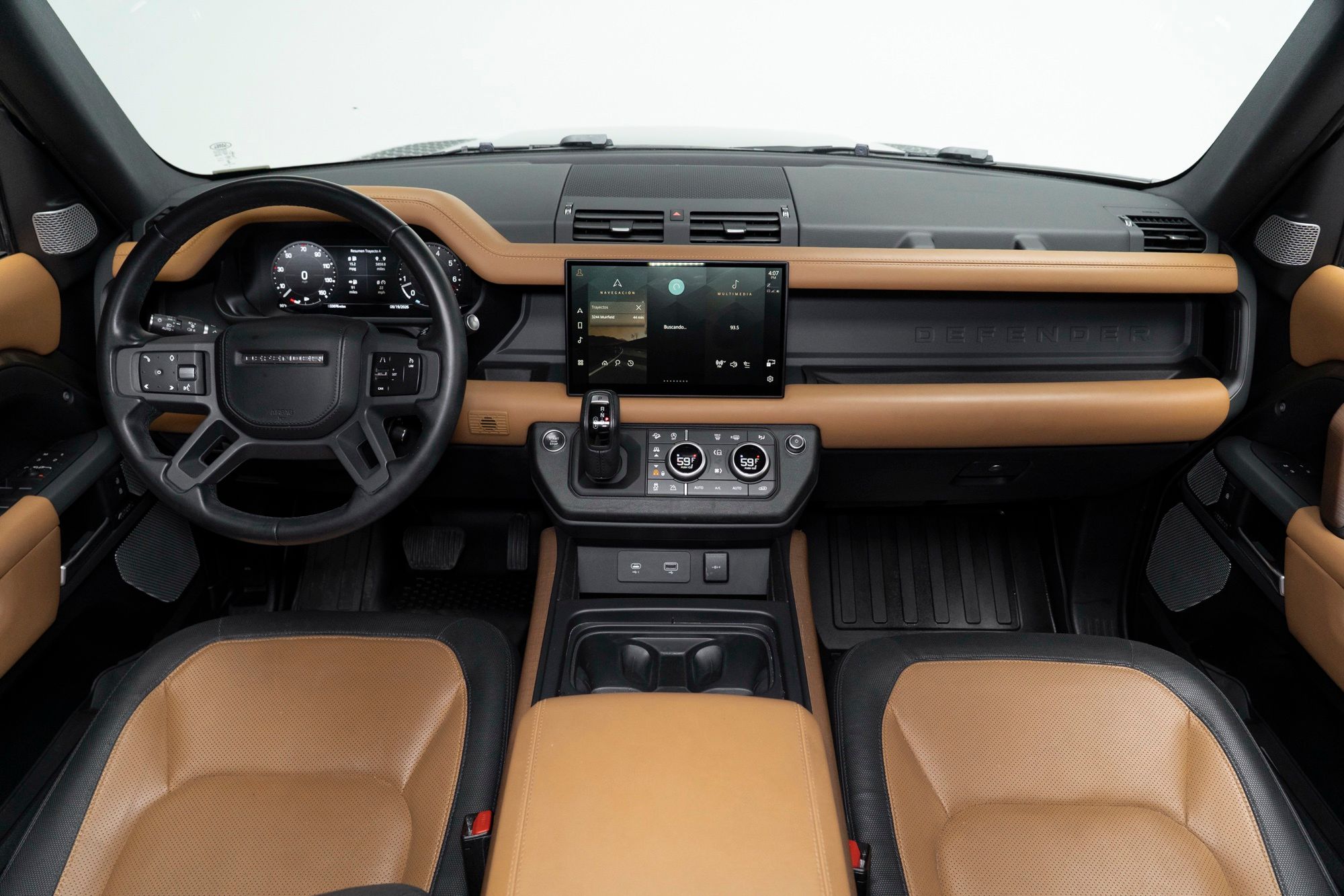 2023 Land Rover Defender 130 - Thumbnail 2