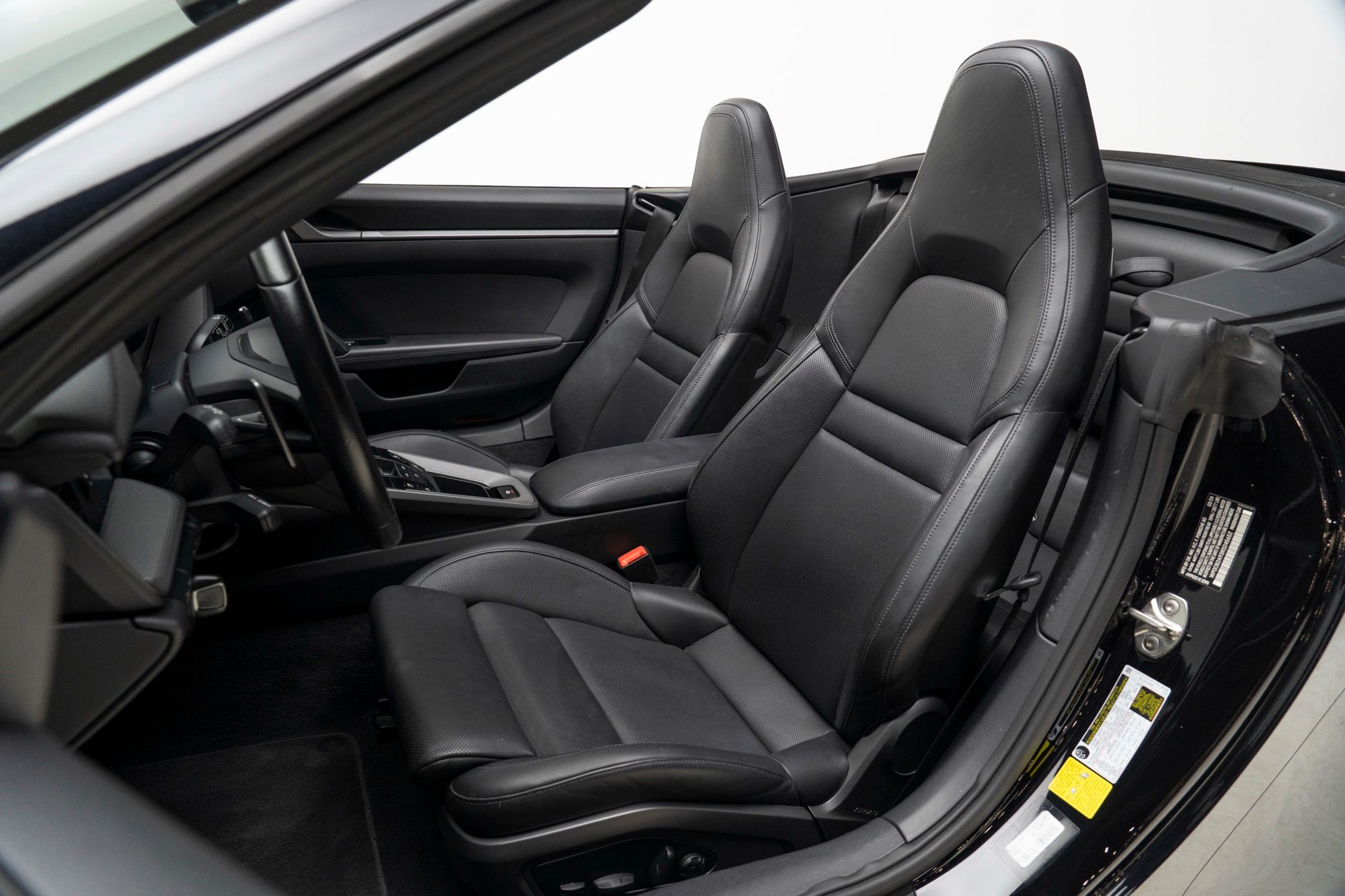 2024 Porsche 911 - Thumbnail 3