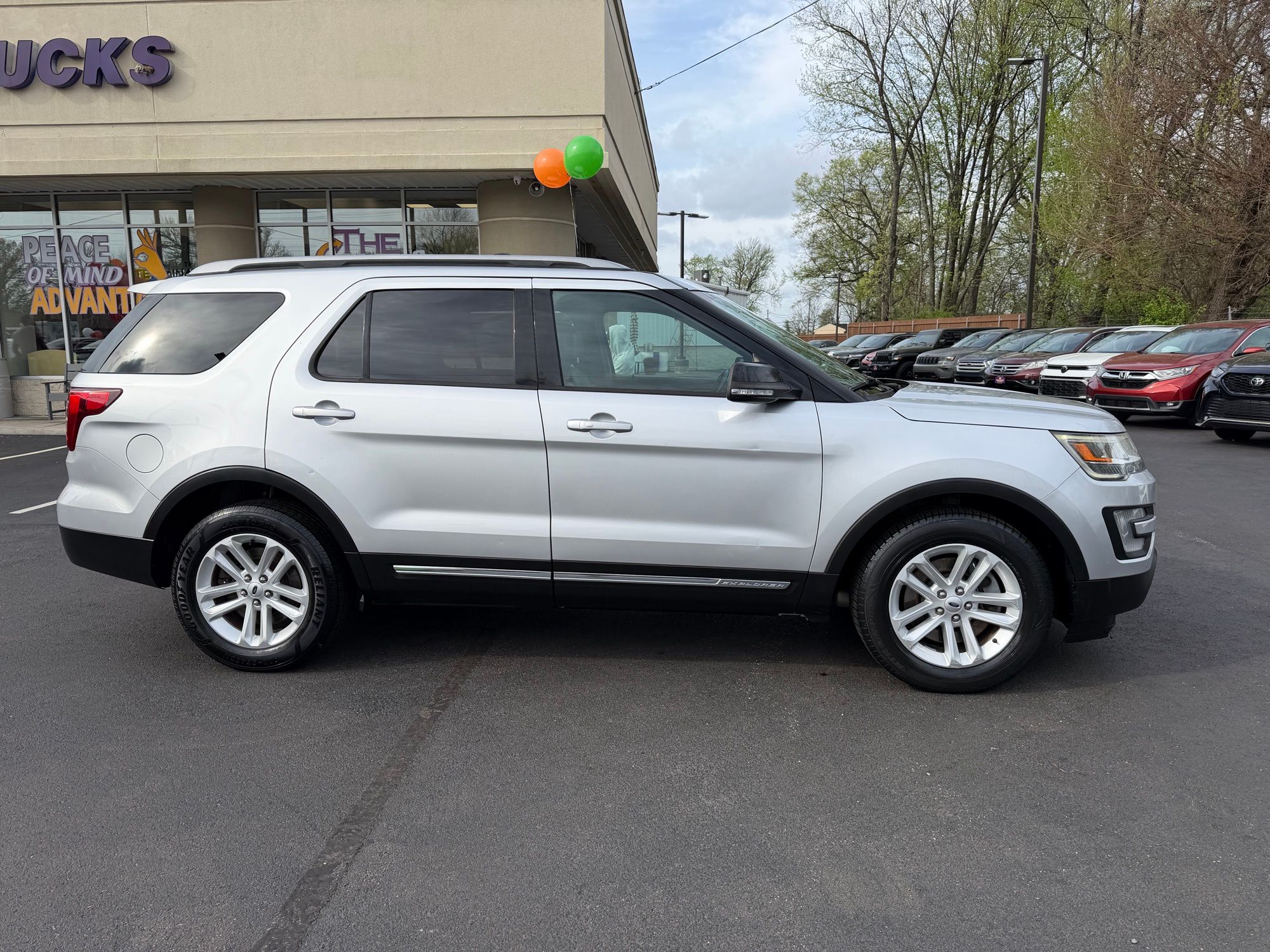 View vehicle photo 7