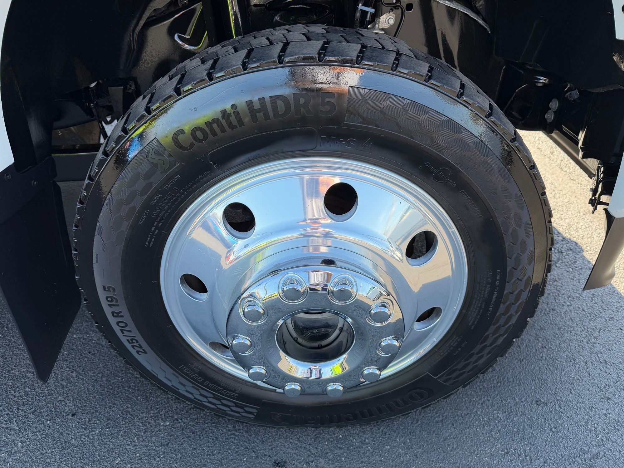 2025 Ford F-450 Super Duty Platinum - Photo 8