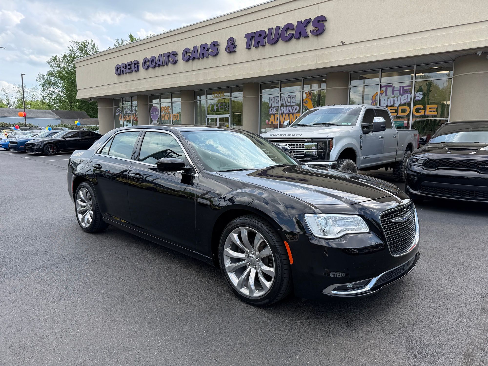2019 Chrysler 300 Touring L's photo