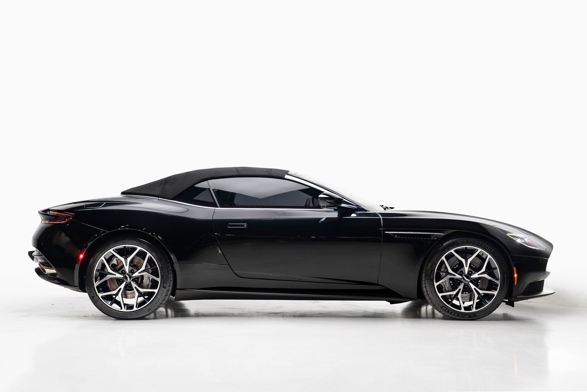 2020 Aston Martin DB11 - Thumbnail 8