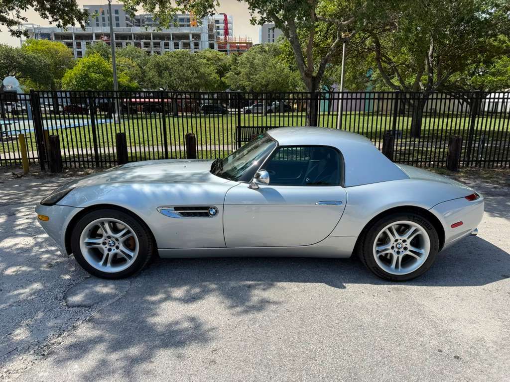 2001 BMW Z8 - Thumbnail 4
