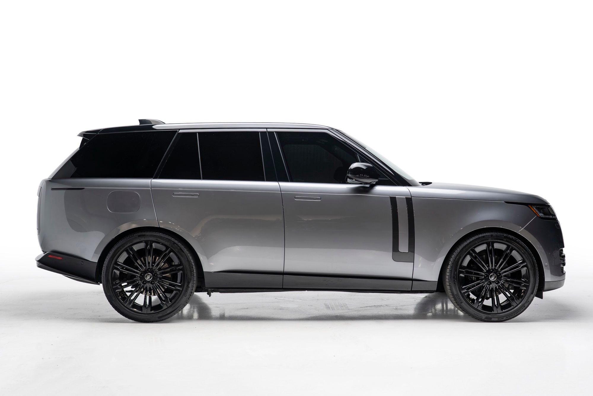 2025 Land Rover Range Rover - Thumbnail 7