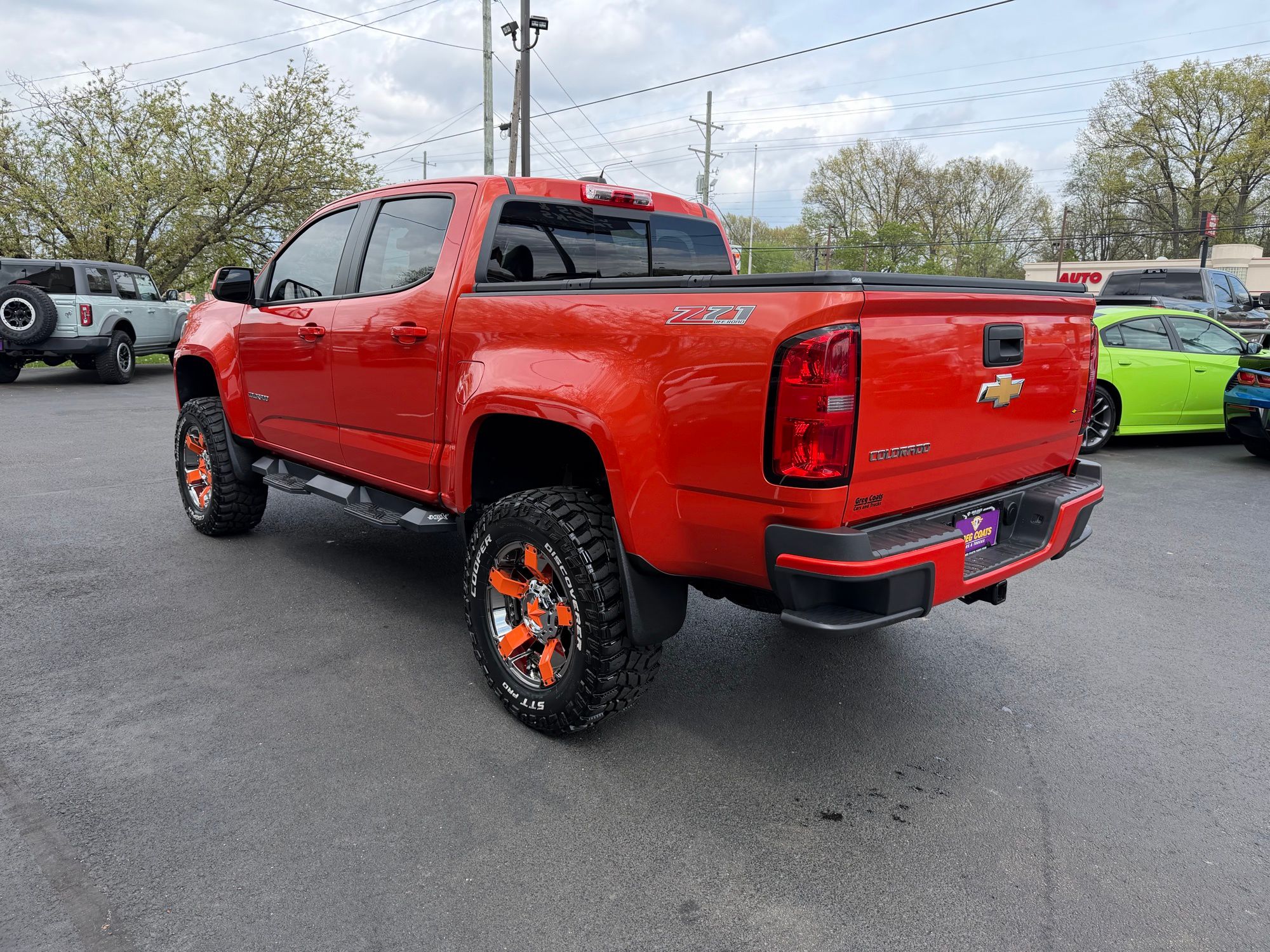 View vehicle photo 4