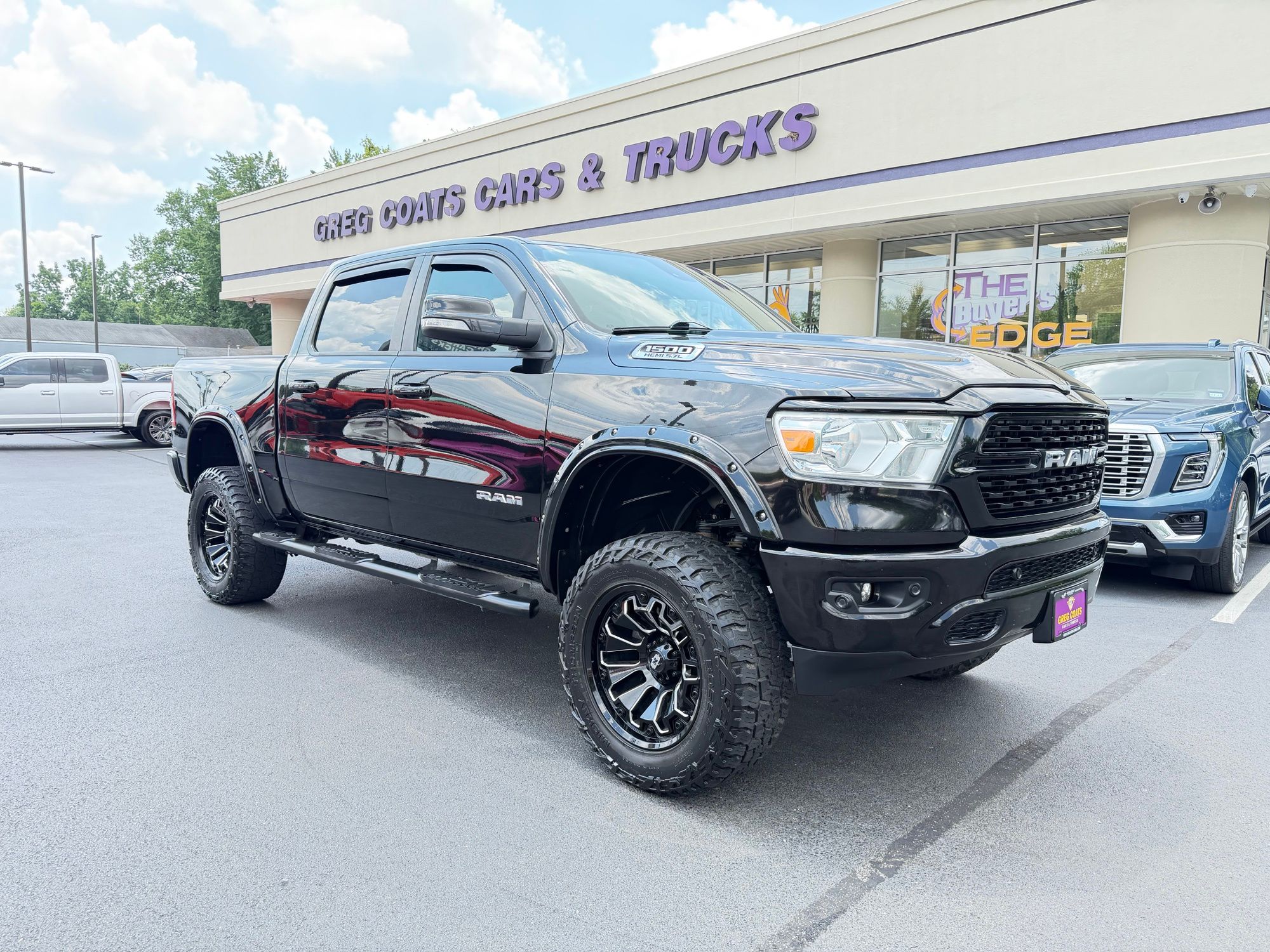 2022 RAM 1500 Big Horn/Lone Star 4x4 Crew Cab 5'7's photo
