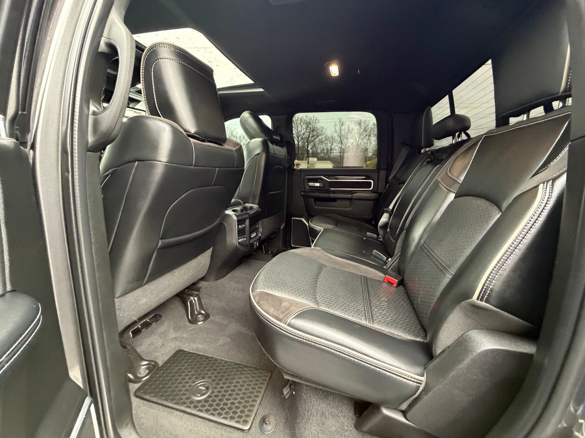 2022 RAM Ram 3500 Pickup Laramie - Photo 18