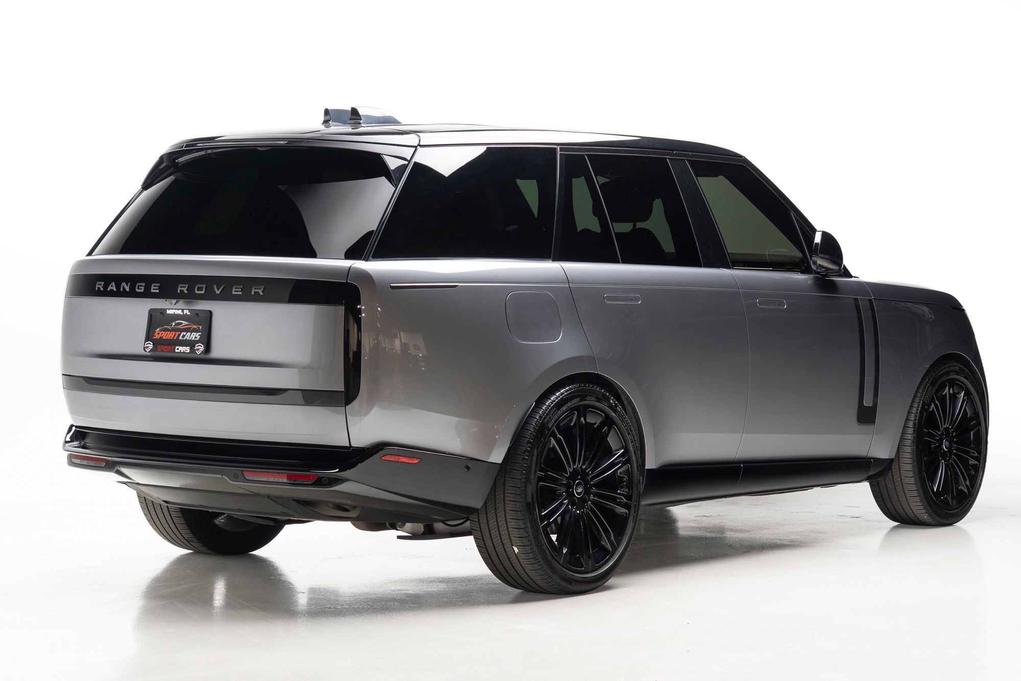 2025 Land Rover Range Rover - Thumbnail 8