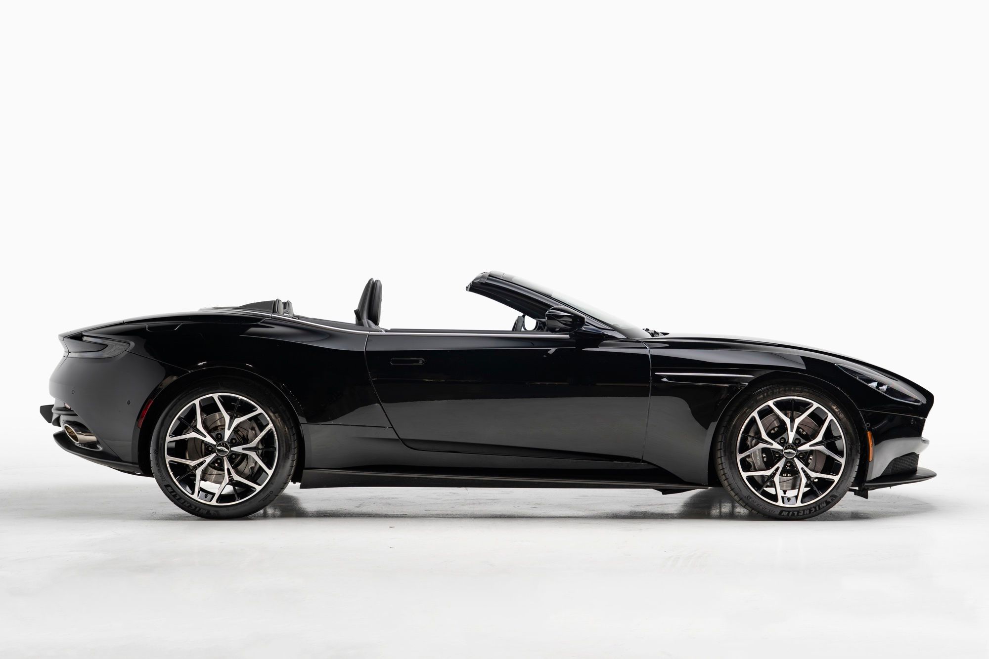 2020 Aston Martin DB11 - Thumbnail 7