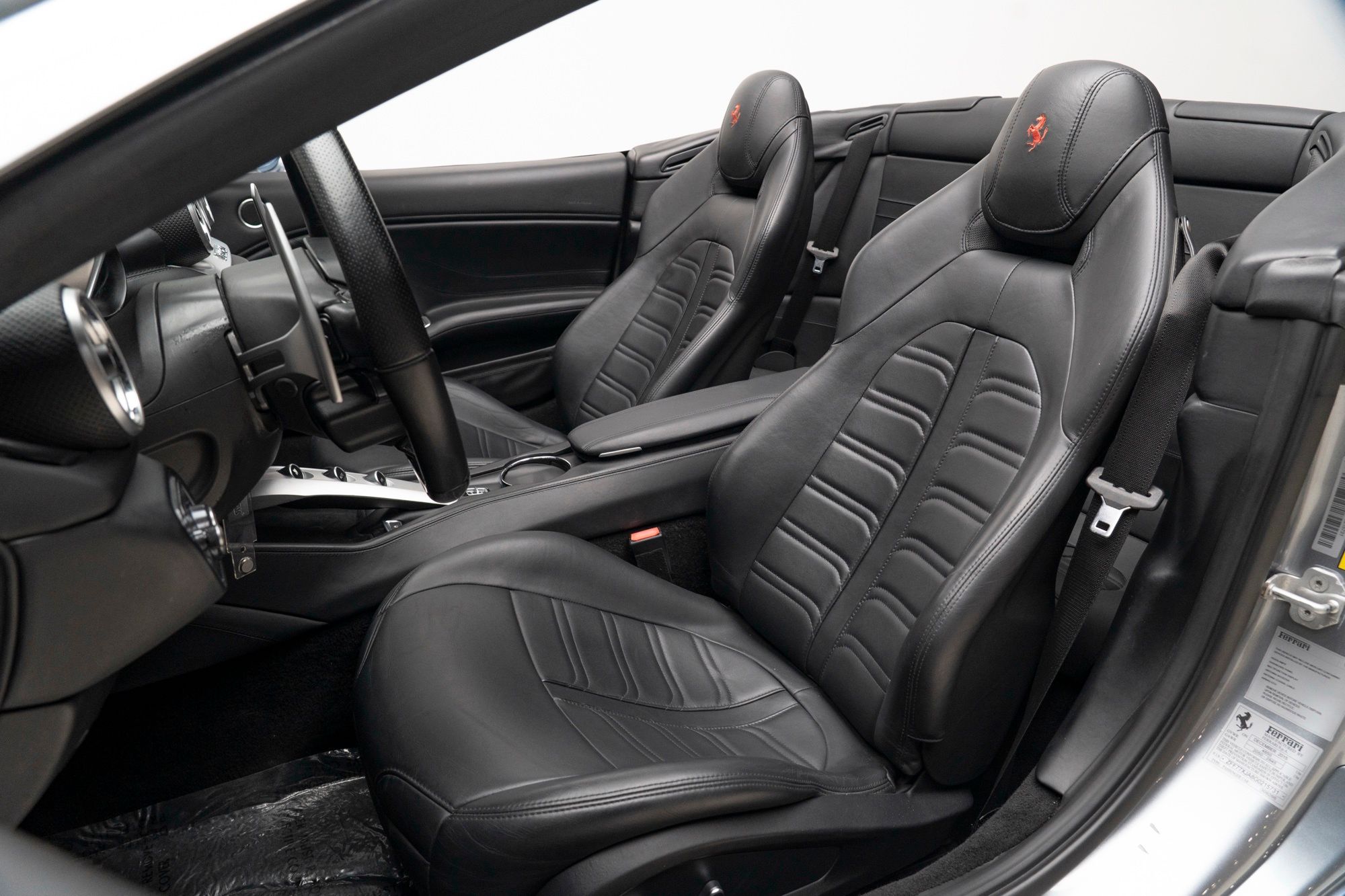 2016 Ferrari California - Thumbnail 3