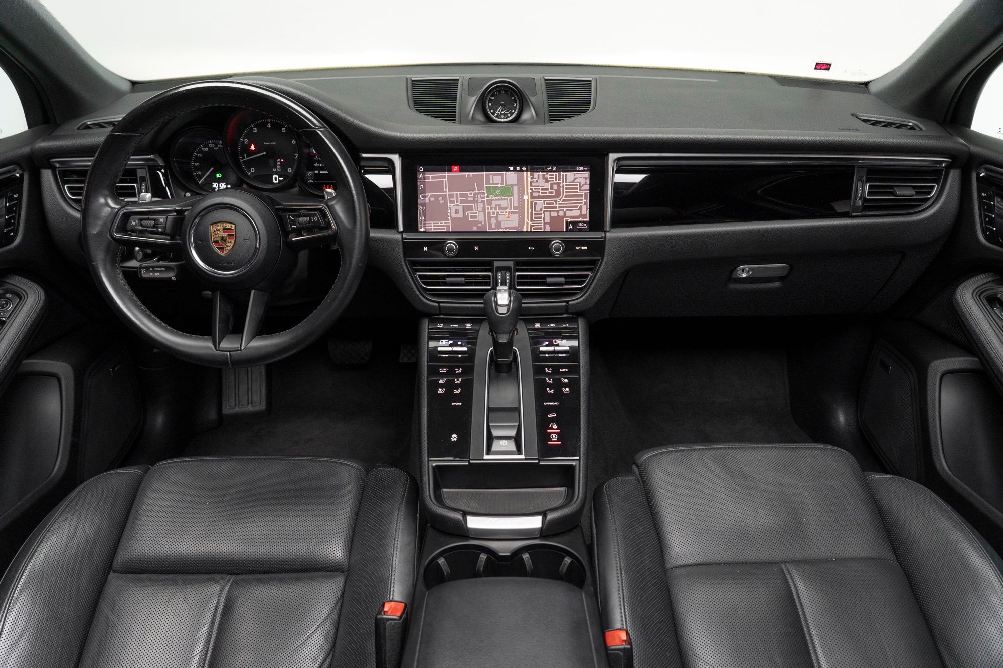 2022 Porsche Macan - Thumbnail 2