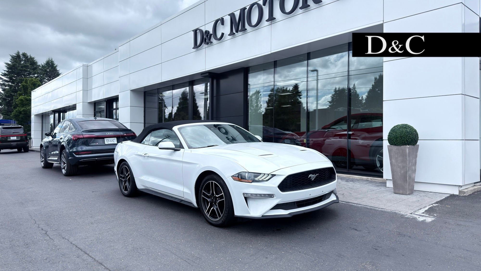 Oxford White 2022 Ford Mustang Convertible Rear-Wheel Drive Automatic