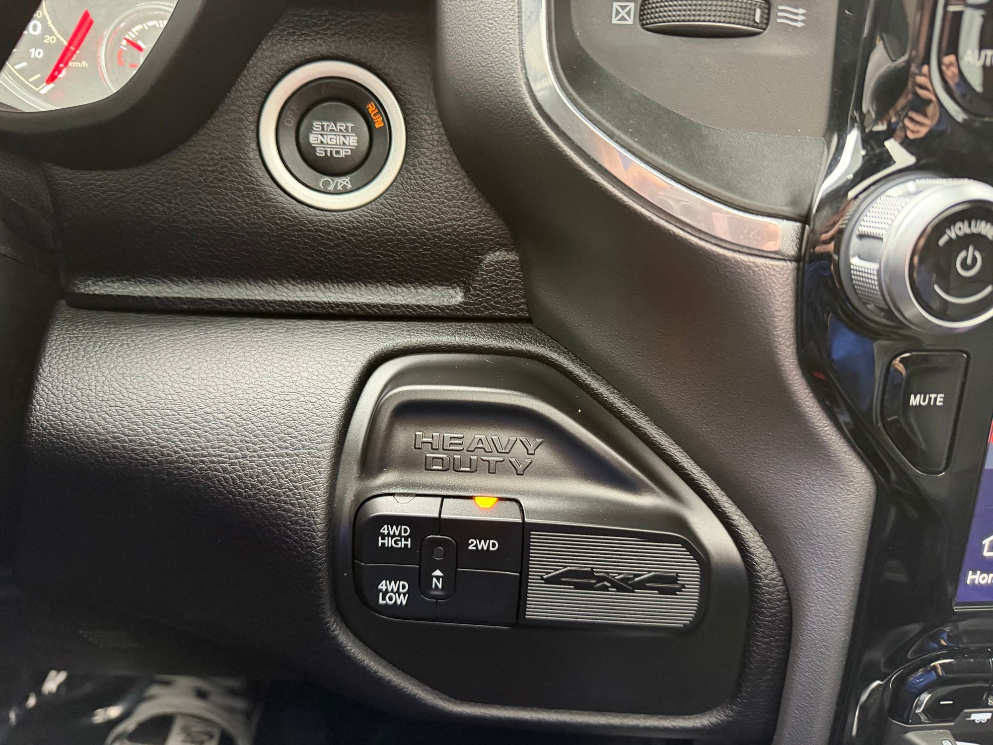 2022 RAM Ram 3500 Pickup Laramie - Photo 25