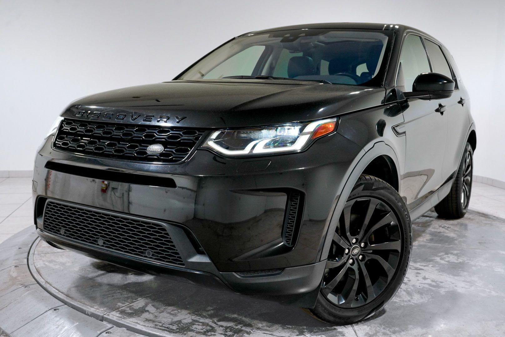 2020 Land Rover Discovery Sport 2.0 SE's photo
