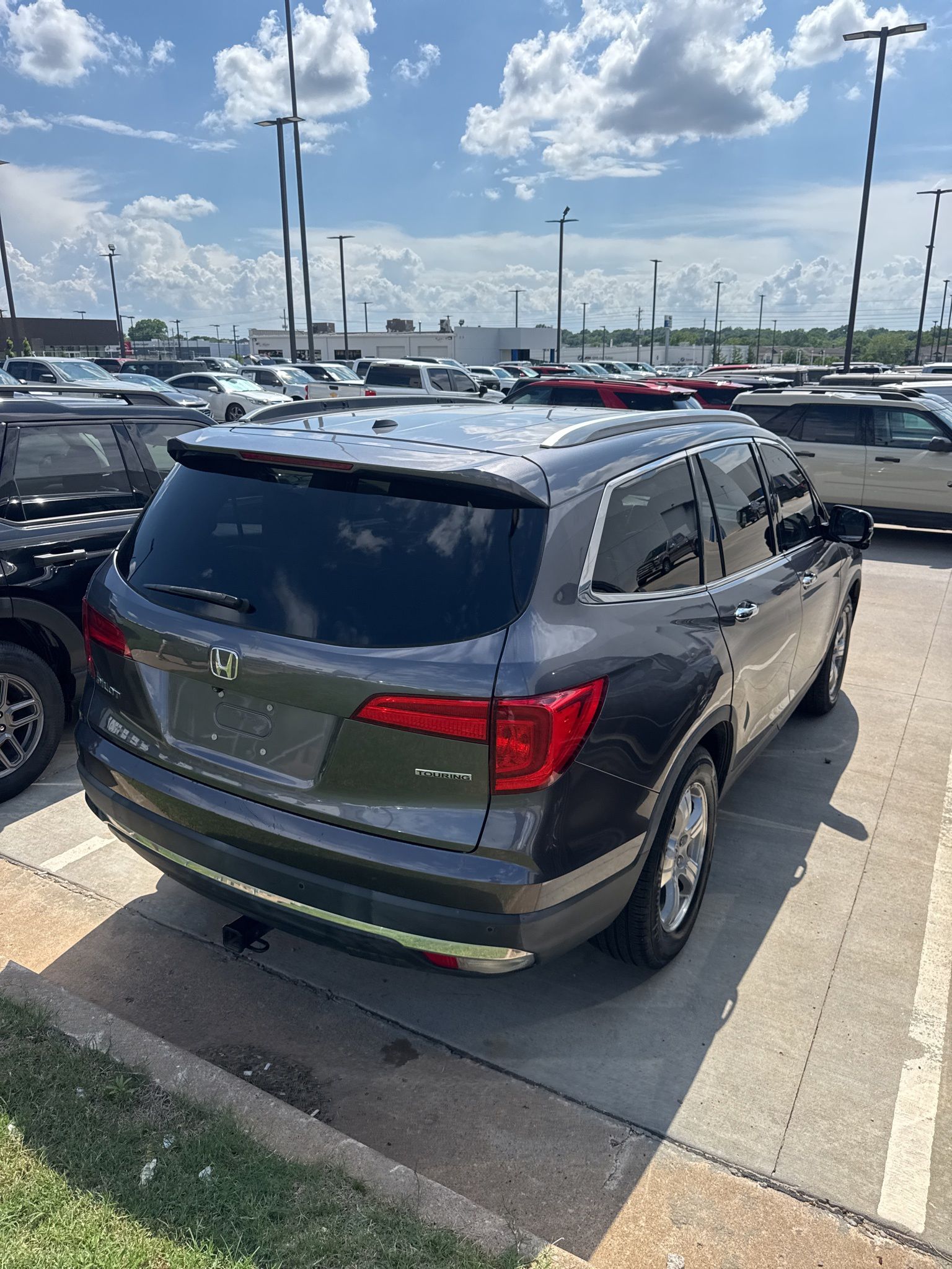 Used 2018 Honda Pilot Touring 4D Sport Utility