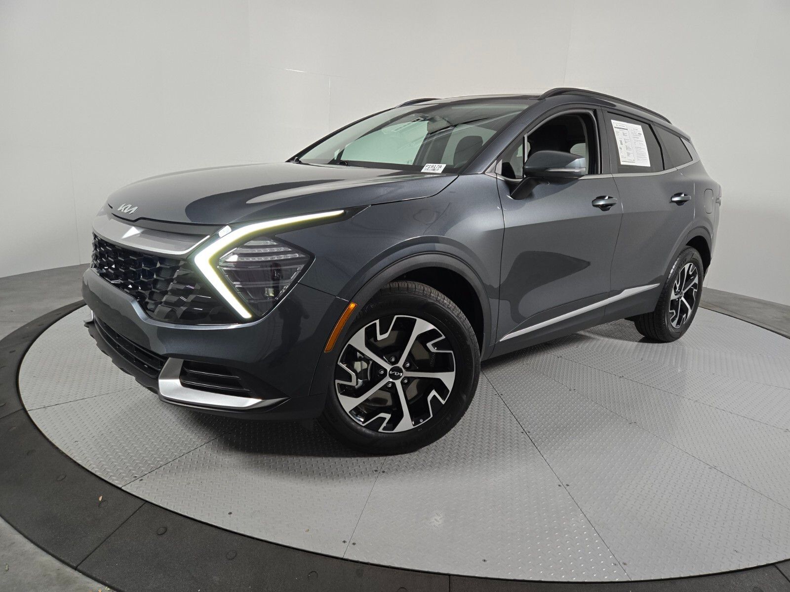 Gravity Gray 2025 Kia Sportage Hybrid EX AWD SUV / Crossover All-Wheel Drive 6-Speed Automatic