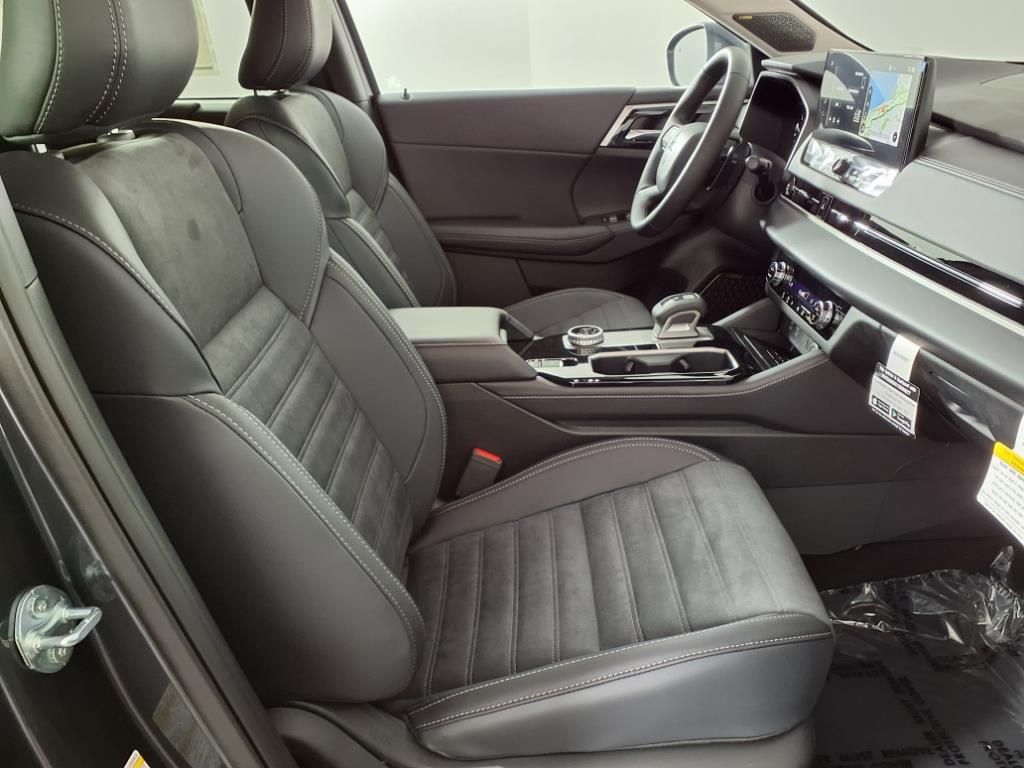 2025 Mitsubishi Outlander SE - Photo 9