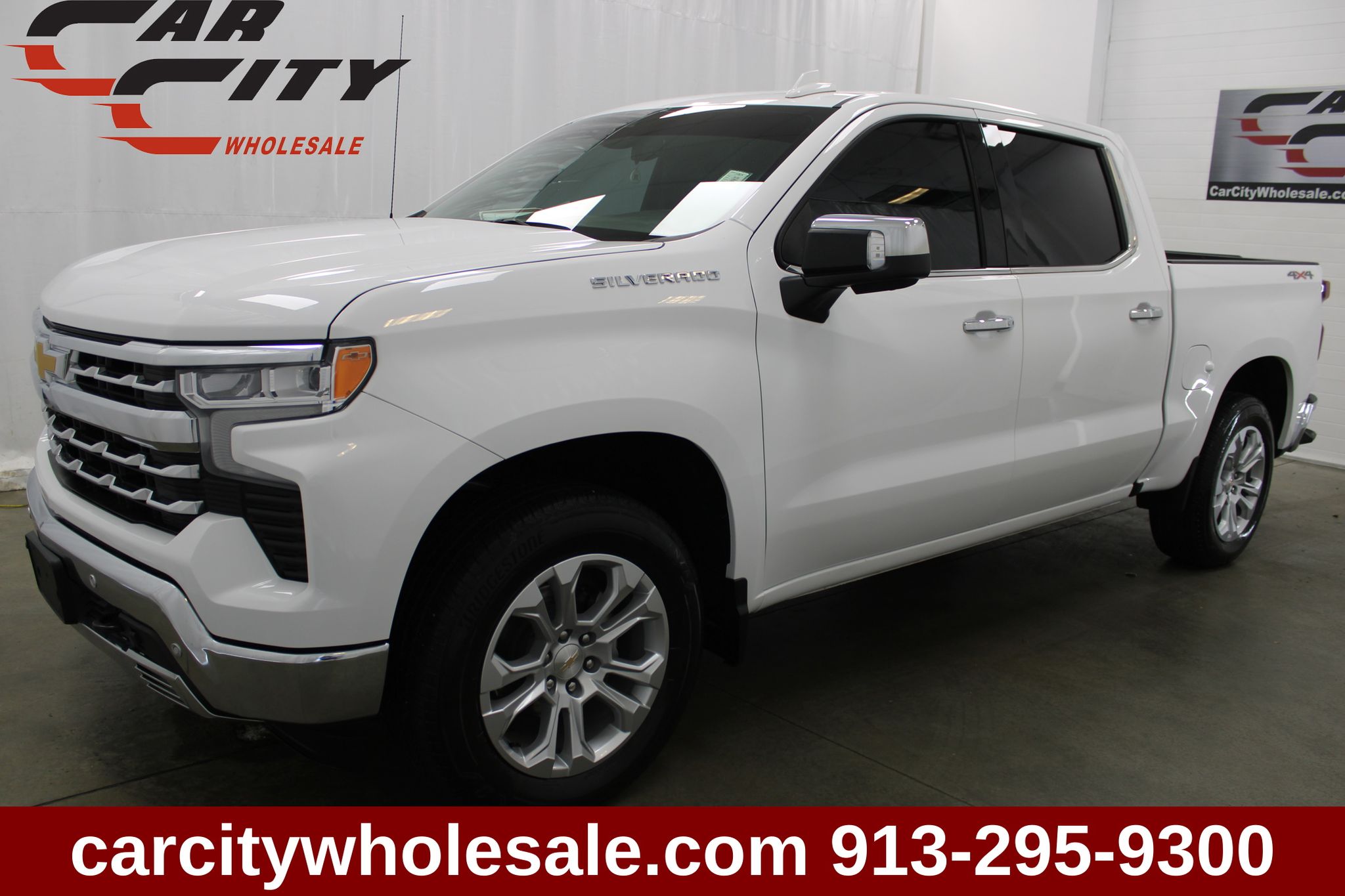 Summit White 2025 Chevrolet Silverado 1500 Pickup Truck Four-Wheel Drive Automatic