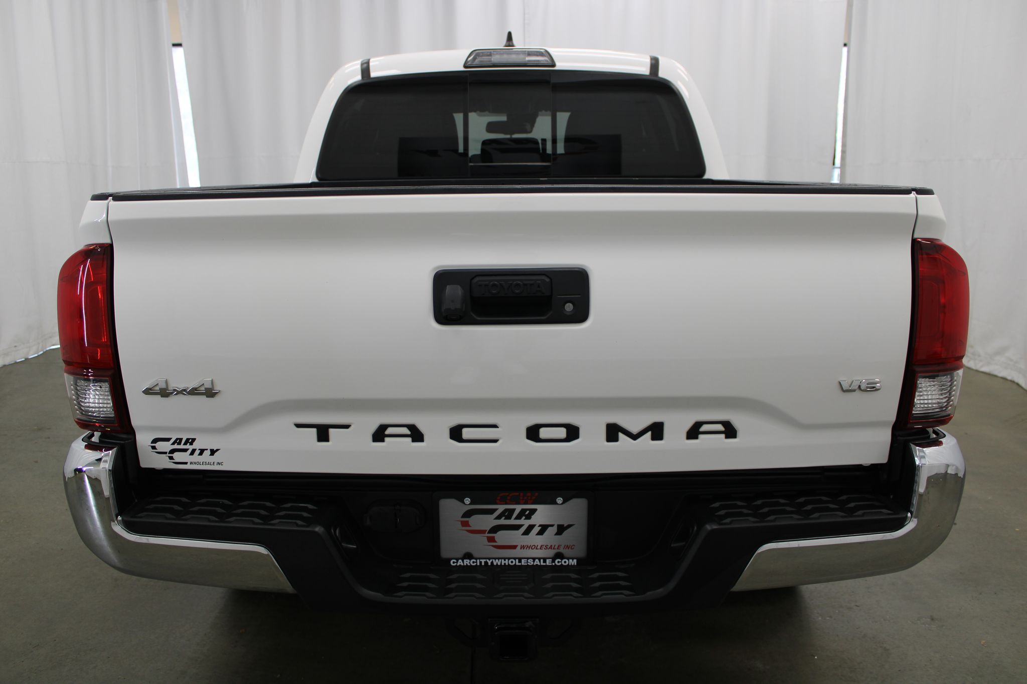 View vehicle photo 6