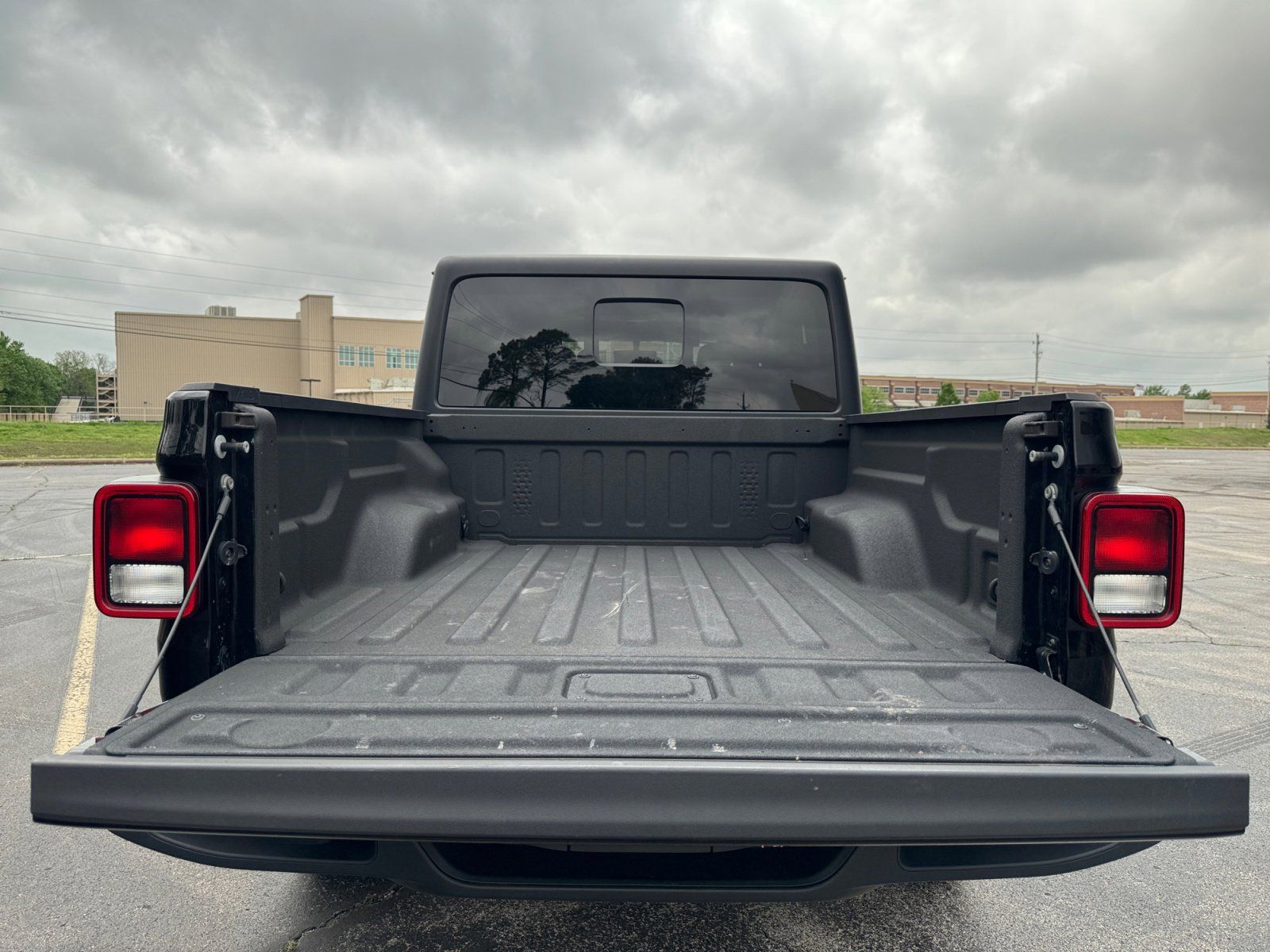 Used 2022 Jeep Gladiator Willys 4D Crew Cab