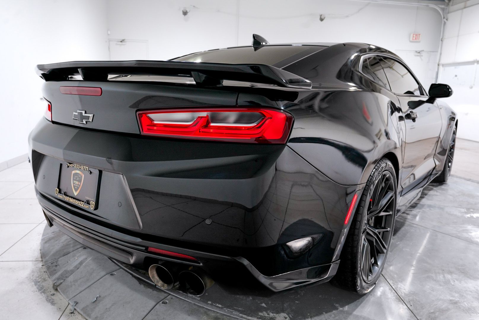 View vehicle photo 7