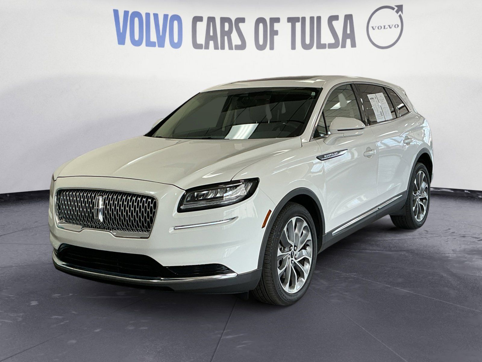 White Metallic 2023 Lincoln Nautilus Reserve AWD SUV / Crossover All-Wheel Drive 8-Speed Automatic