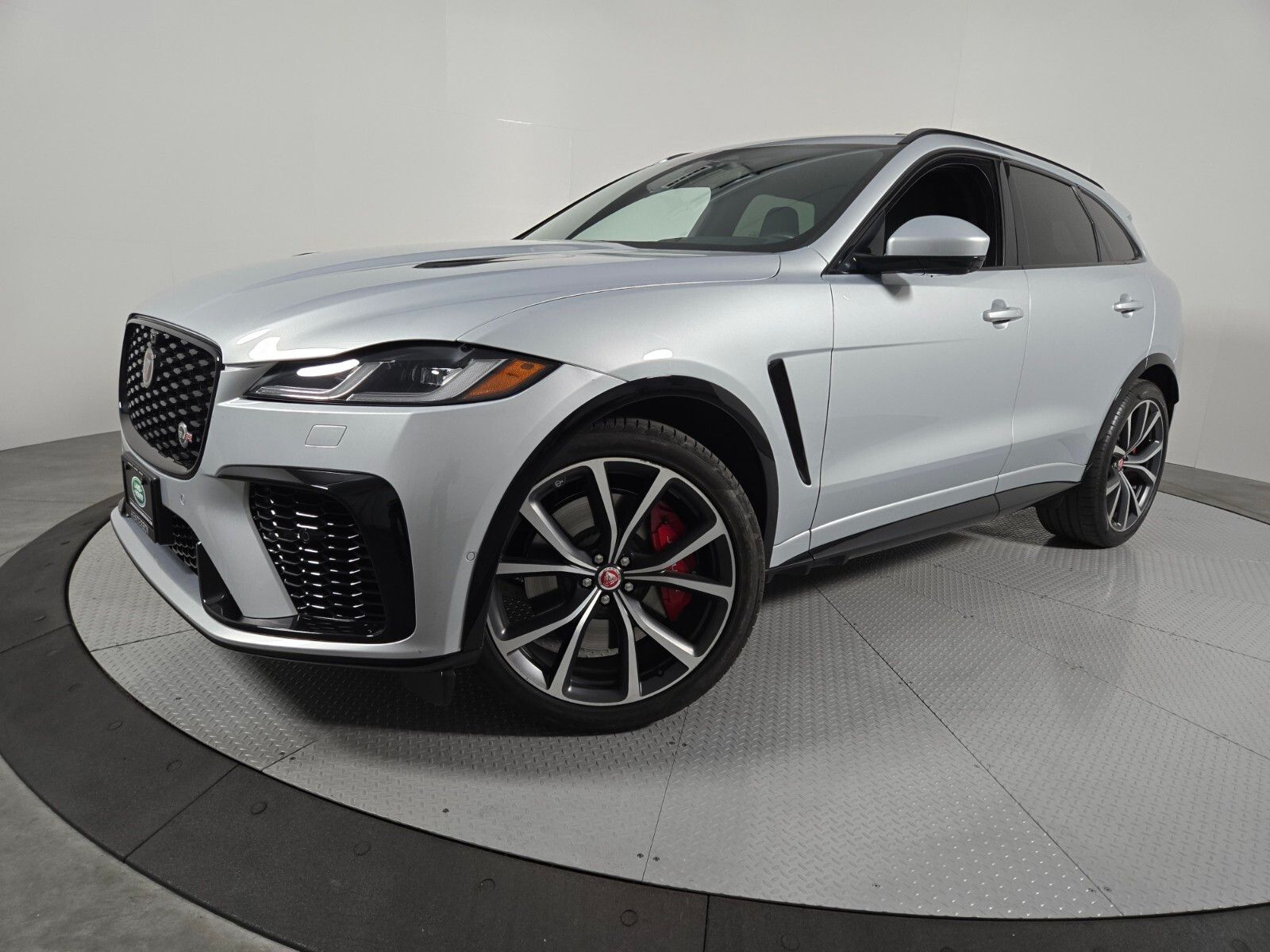 Hakuba Silver 2023 Jaguar F-PACE SVR AWD SUV / Crossover All-Wheel Drive 8-Speed Automatic