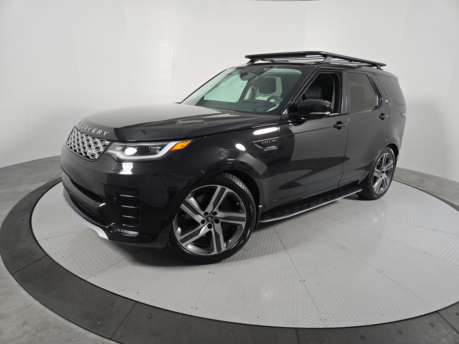Santorini Black Metallic 2026 Land Rover Discovery P360 Gemini Edition AWD SUV / Crossover All-Wheel Drive 8-Speed Automatic