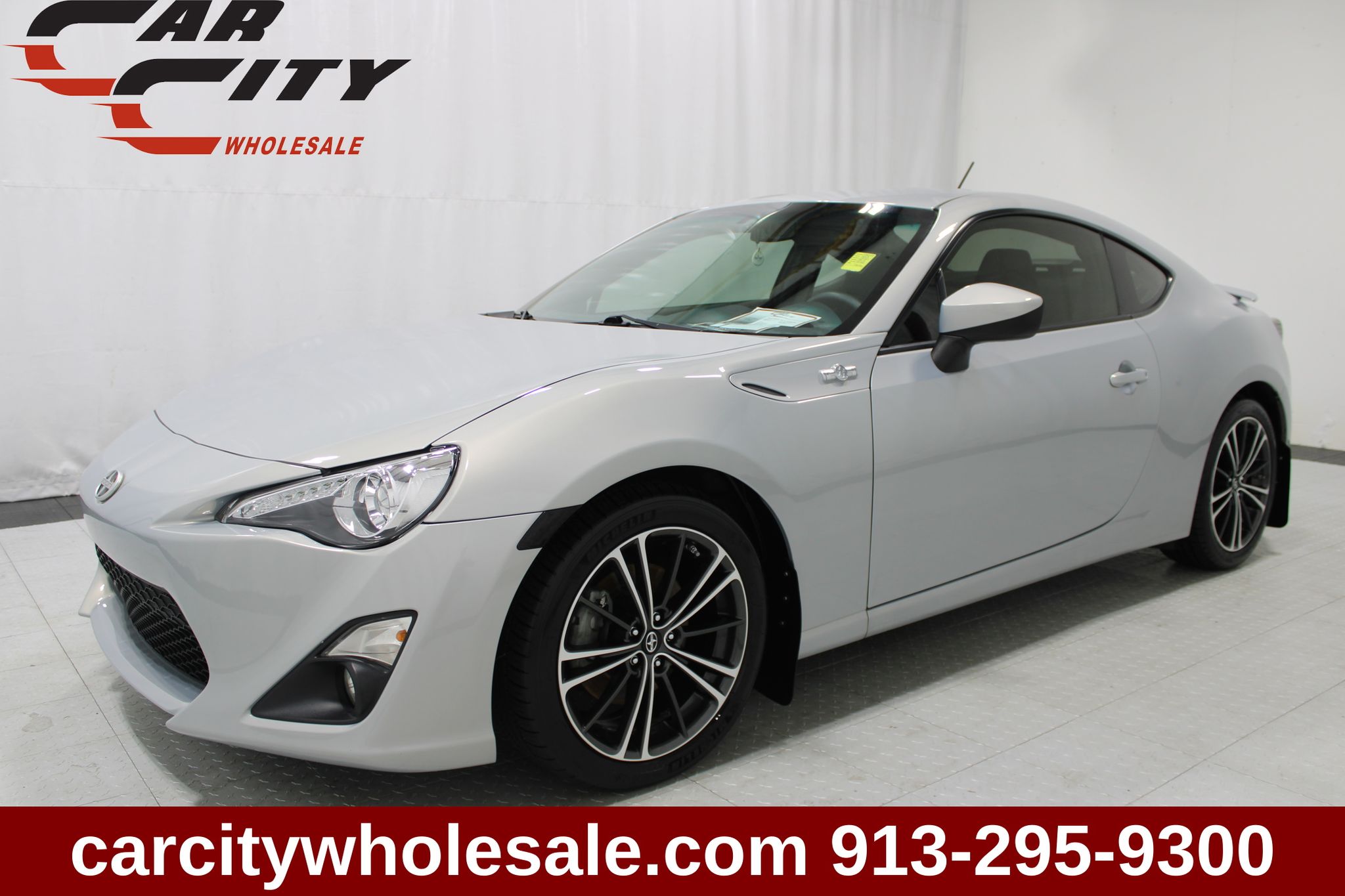 2013 Scion FR-S Plata Coupé Tracción trasera 6 velocidades Manual