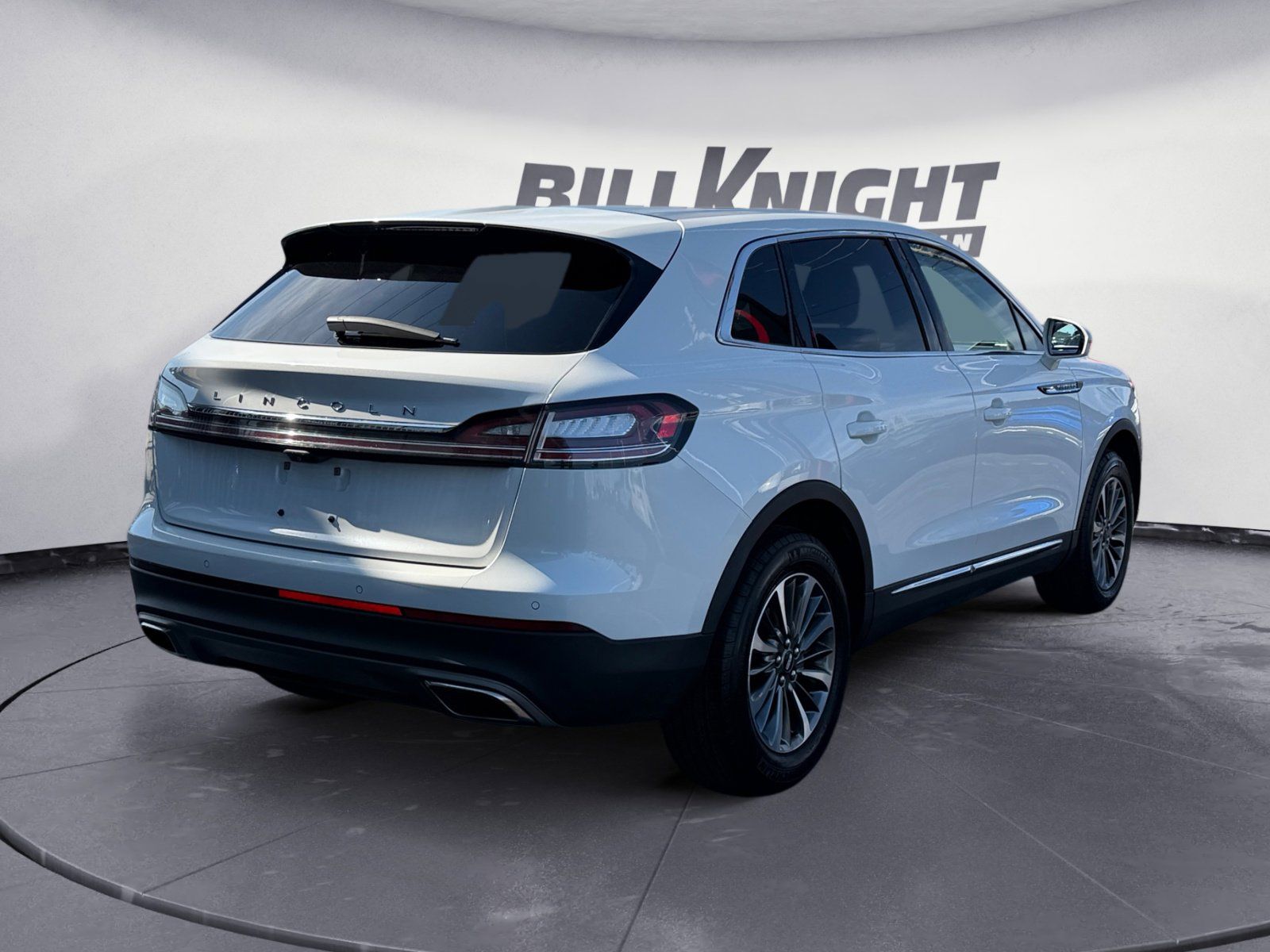 View vehicle photo 5