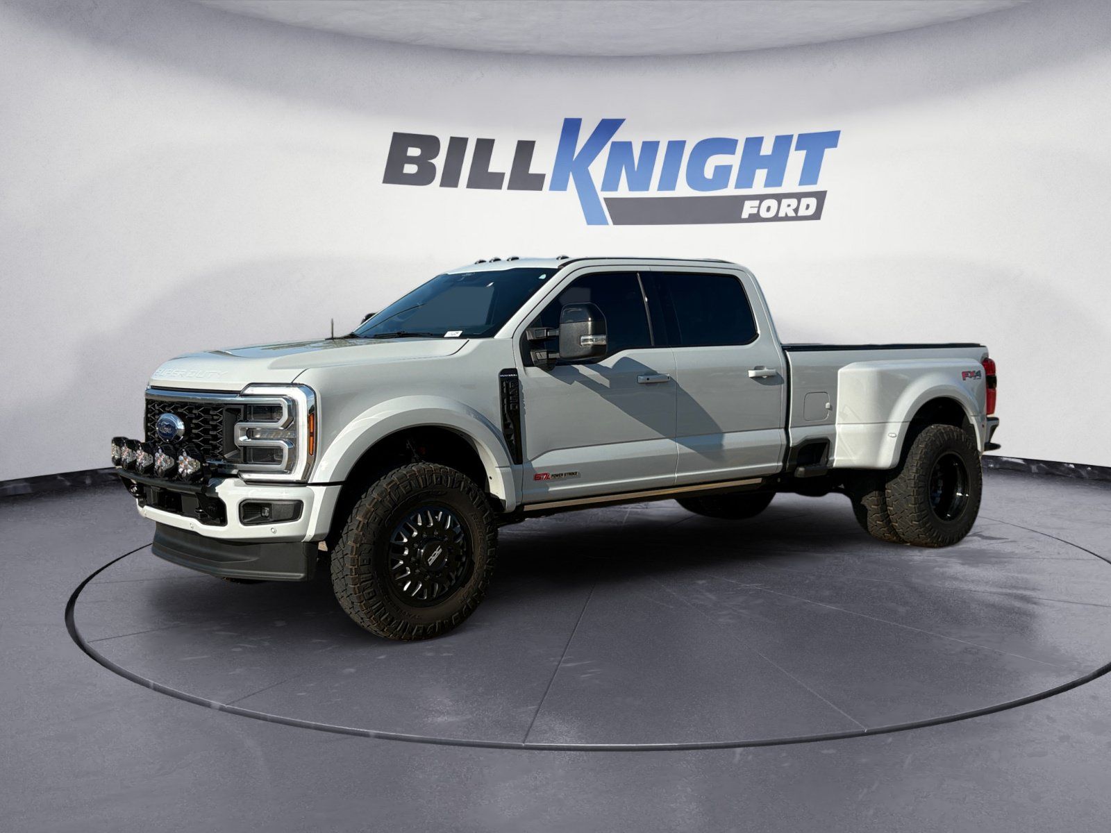 2025 Ford F-450 Super Duty Platinum Crew Cab LB DRW 4WD