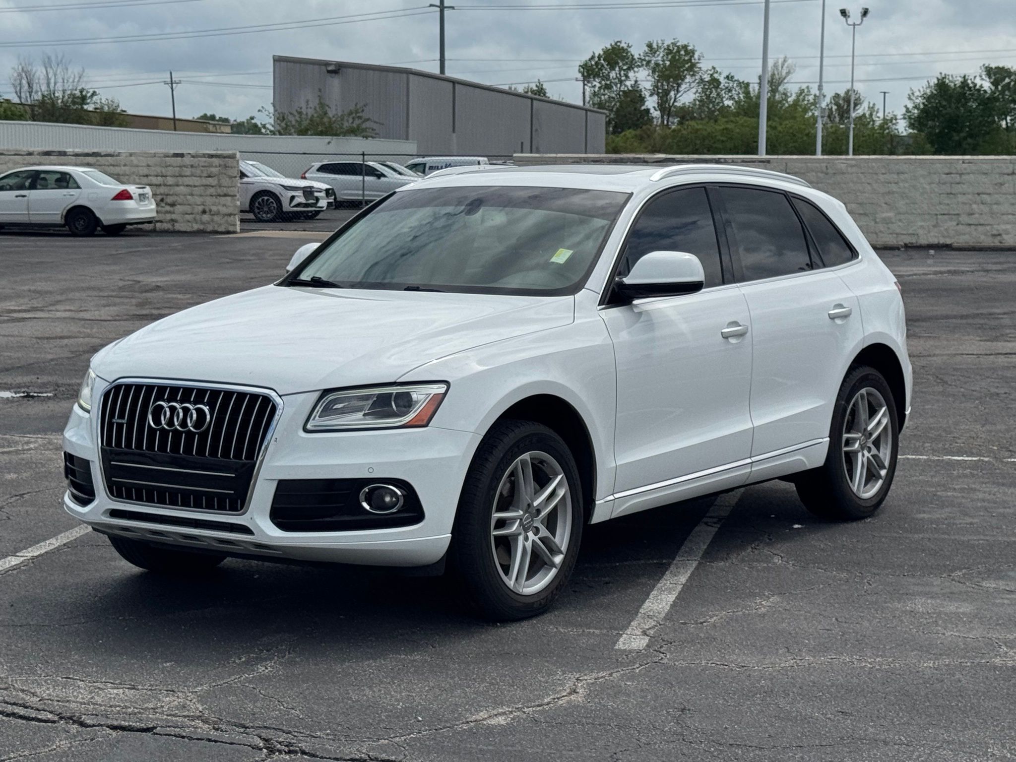 Ibis White 2017 Audi Q5 2.0T quattro Premium Plus SUV / Crossover All-Wheel Drive 8-Speed Automatic