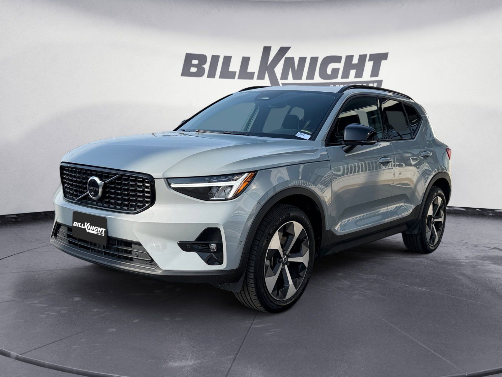 2025 Volvo XC40 B5 Plus Dark Theme AWD