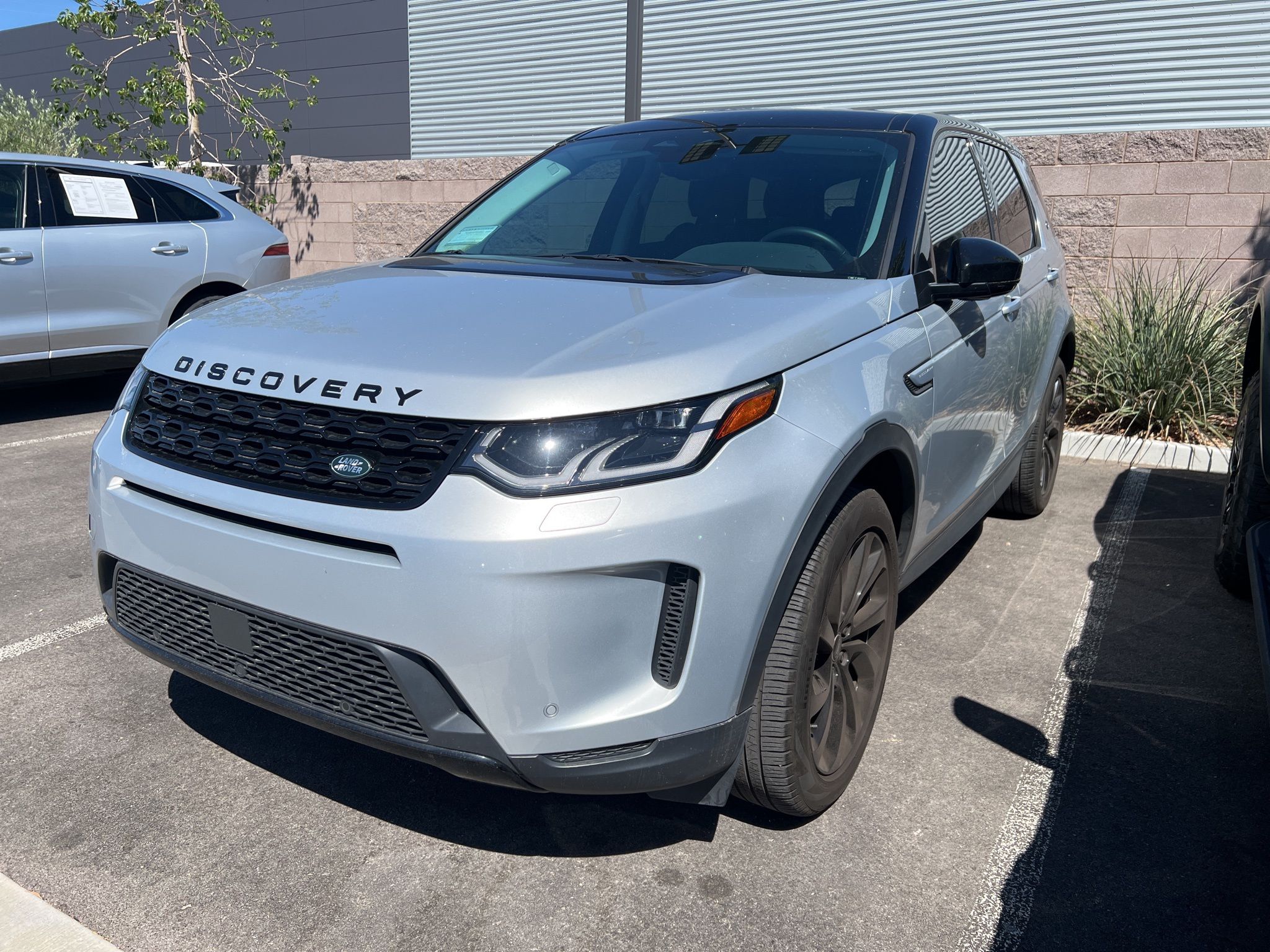 Hakuba Silver Metallic 2023 Land Rover Discovery Sport P250 SE AWD SUV / Crossover All-Wheel Drive 9-Speed Automatic