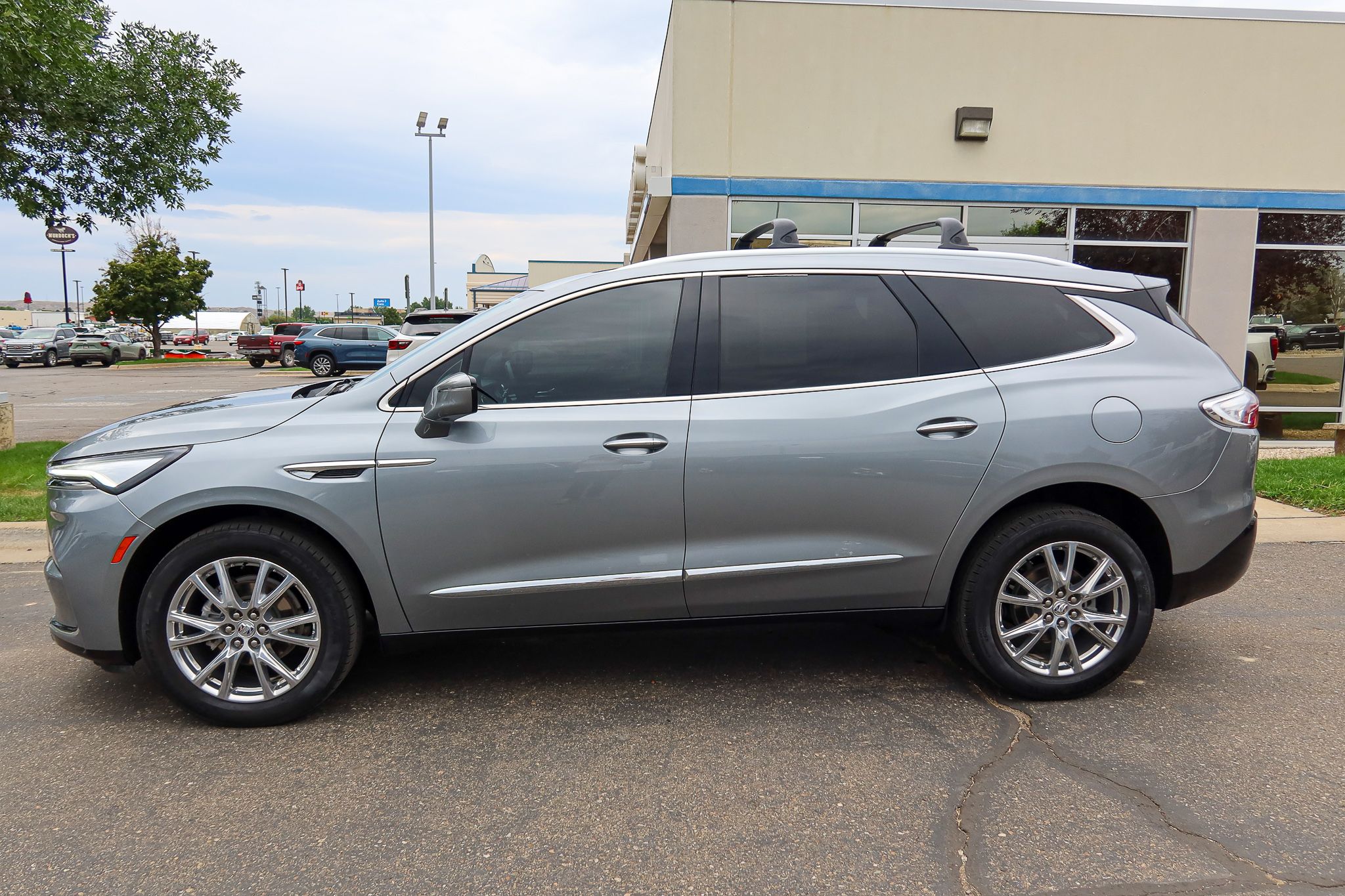  2023 Buick Enclave Essence AWD   