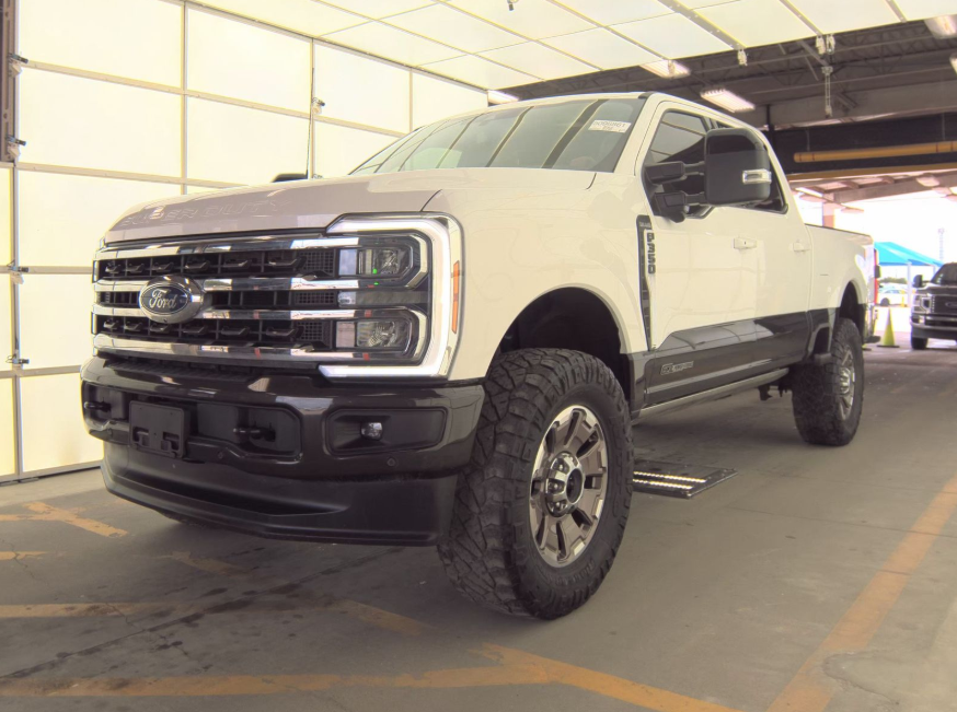 Star White Metallic Tri-Coat 2024 Ford F-350 Super Duty Pickup Truck Four-Wheel Drive Automatic