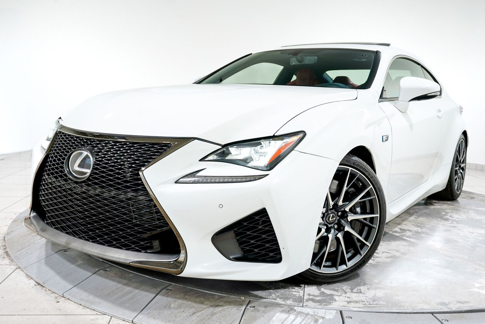 2016 Lexus RC 350 F's photo