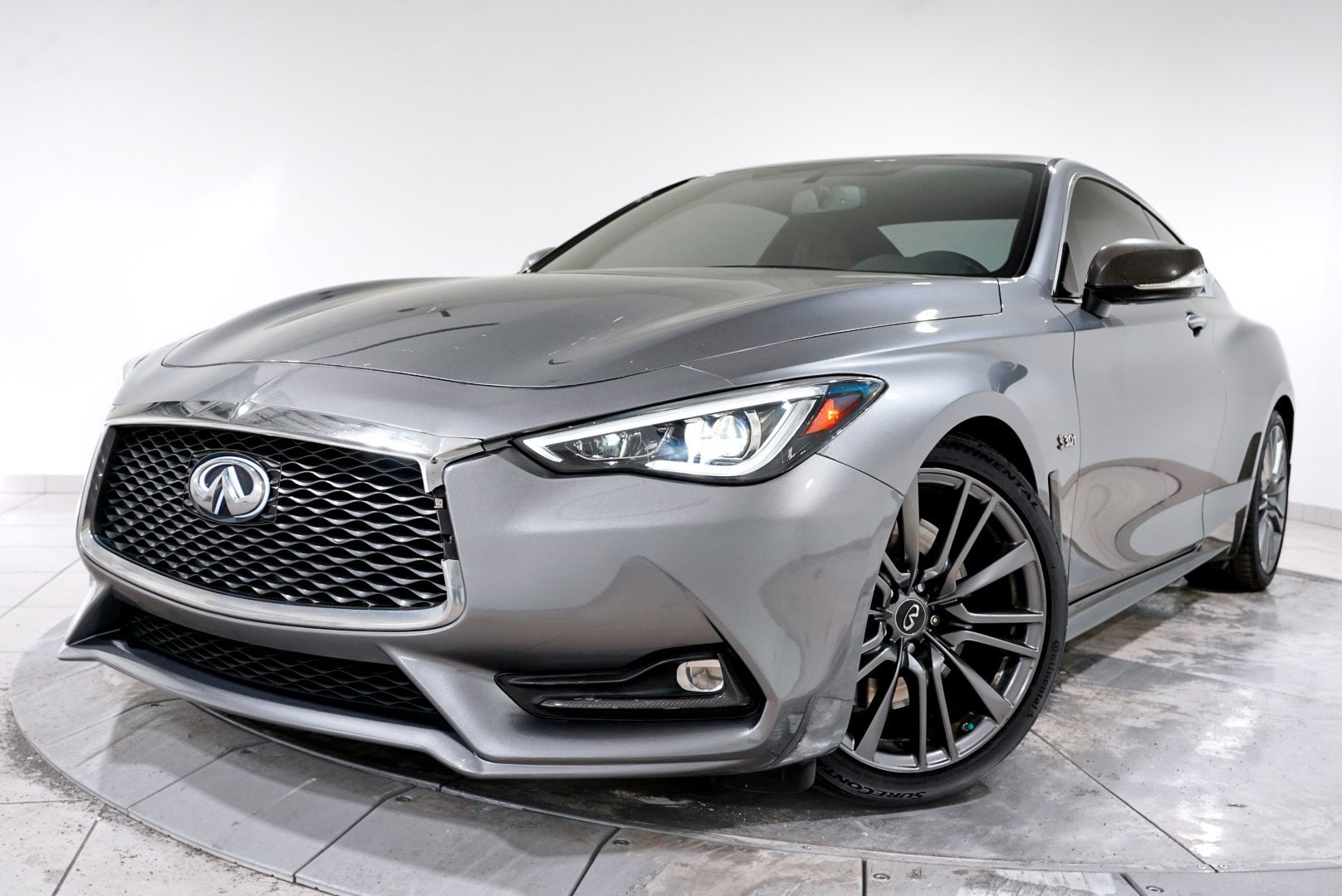 2017 INFINITI Q60 Red Sport 400's photo