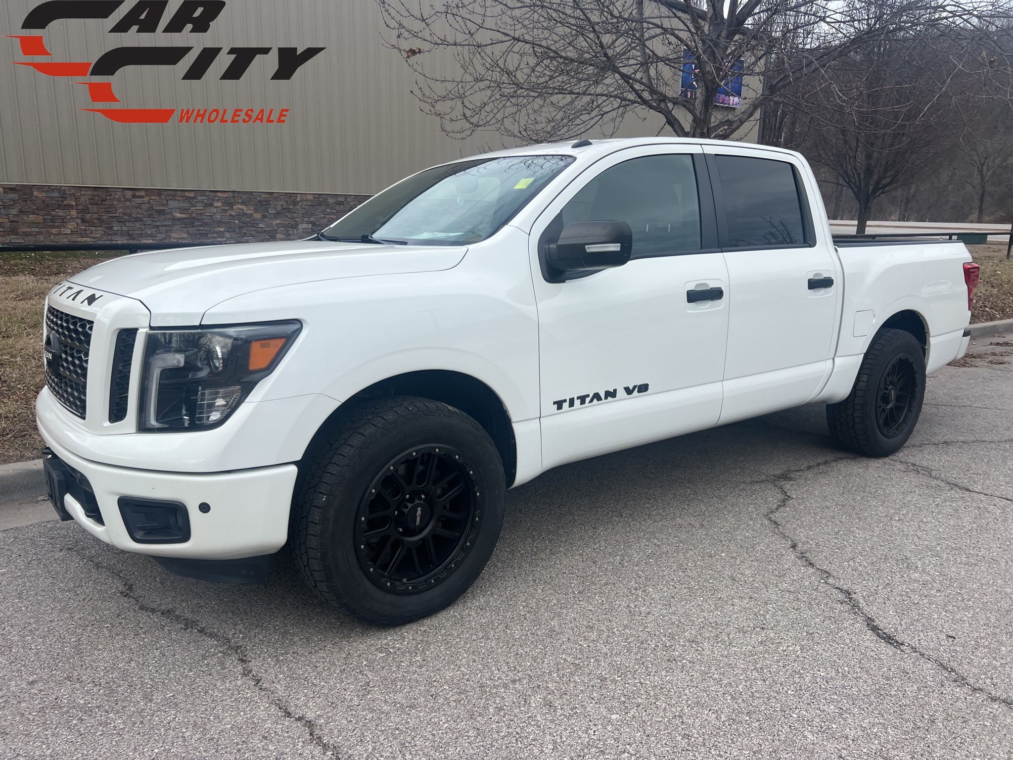 2019 Nissan Titan SV Crew Cab 4WD