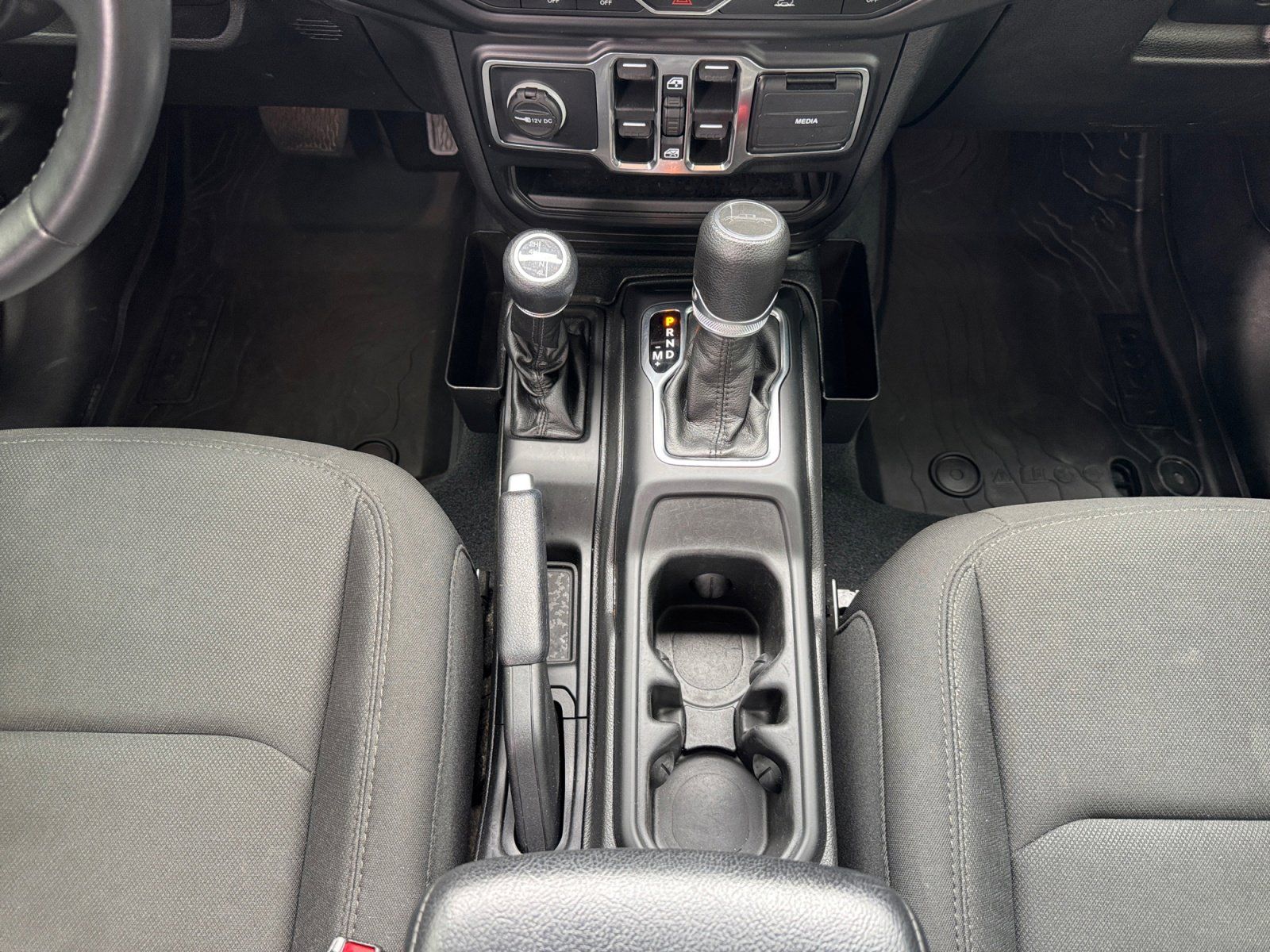 Used 2022 Jeep Gladiator Willys 4D Crew Cab