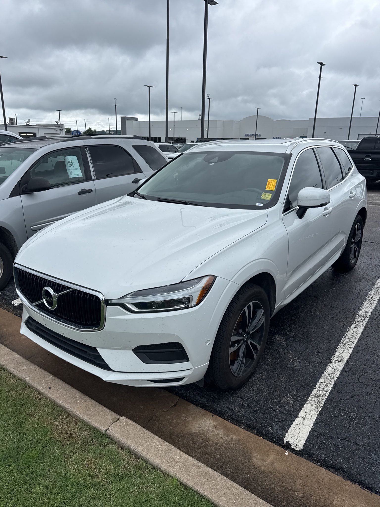 Ice White 2019 Volvo XC60 T6 Momentum AWD SUV / Crossover All-Wheel Drive Automatic
