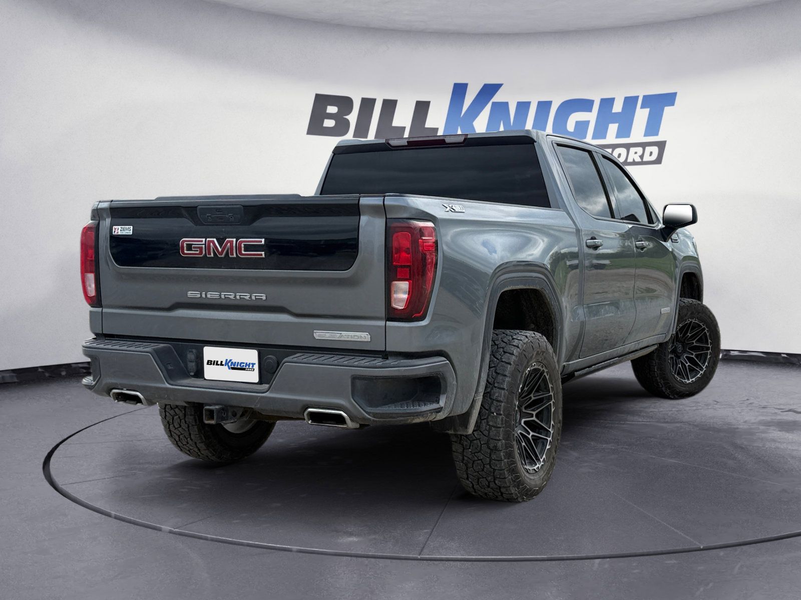 View vehicle photo 5