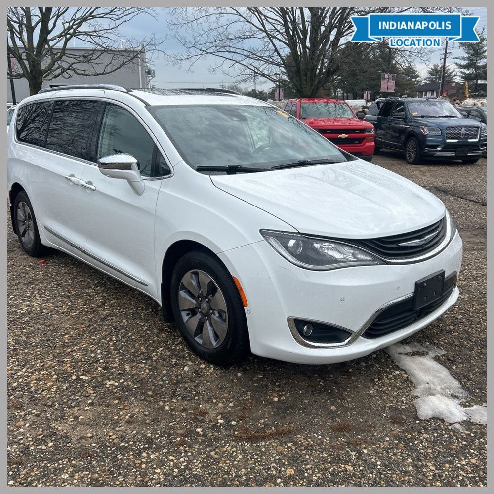 2018 Chrysler Pacifica Hybrid Limited FWD