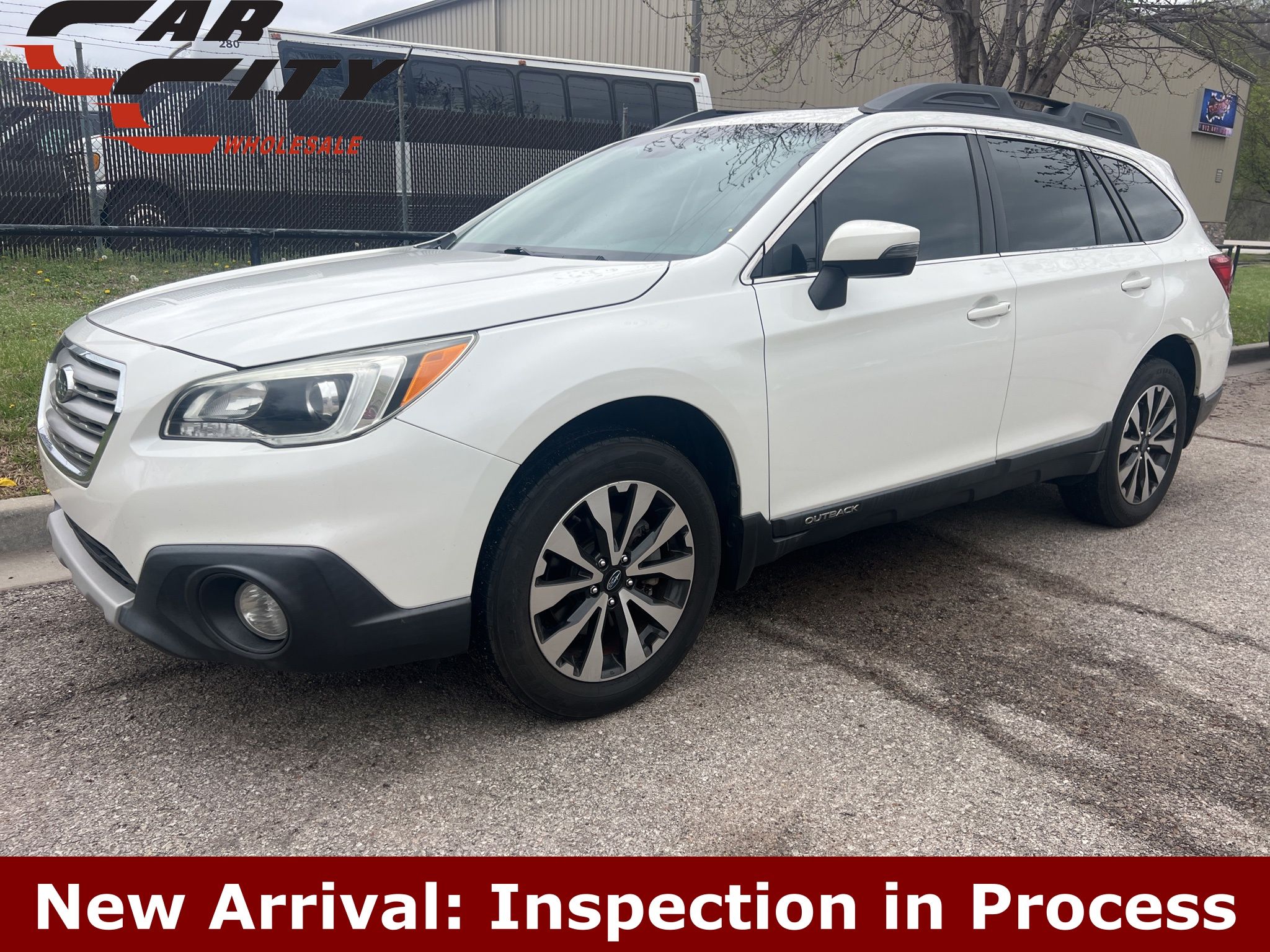 Crystal White Pearl 2016 Subaru Outback 2.5i Limited Wagon All-Wheel Drive 6-Speed CVT