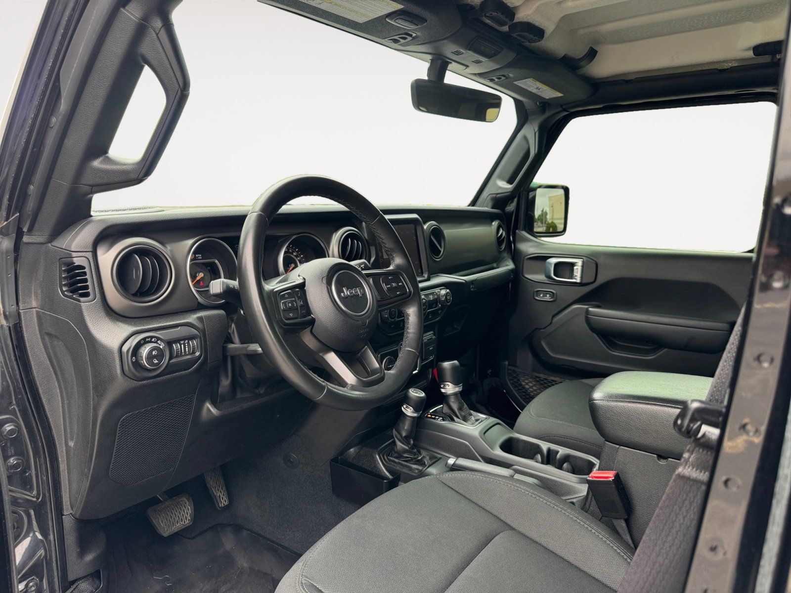 Used 2022 Jeep Gladiator Willys 4D Crew Cab