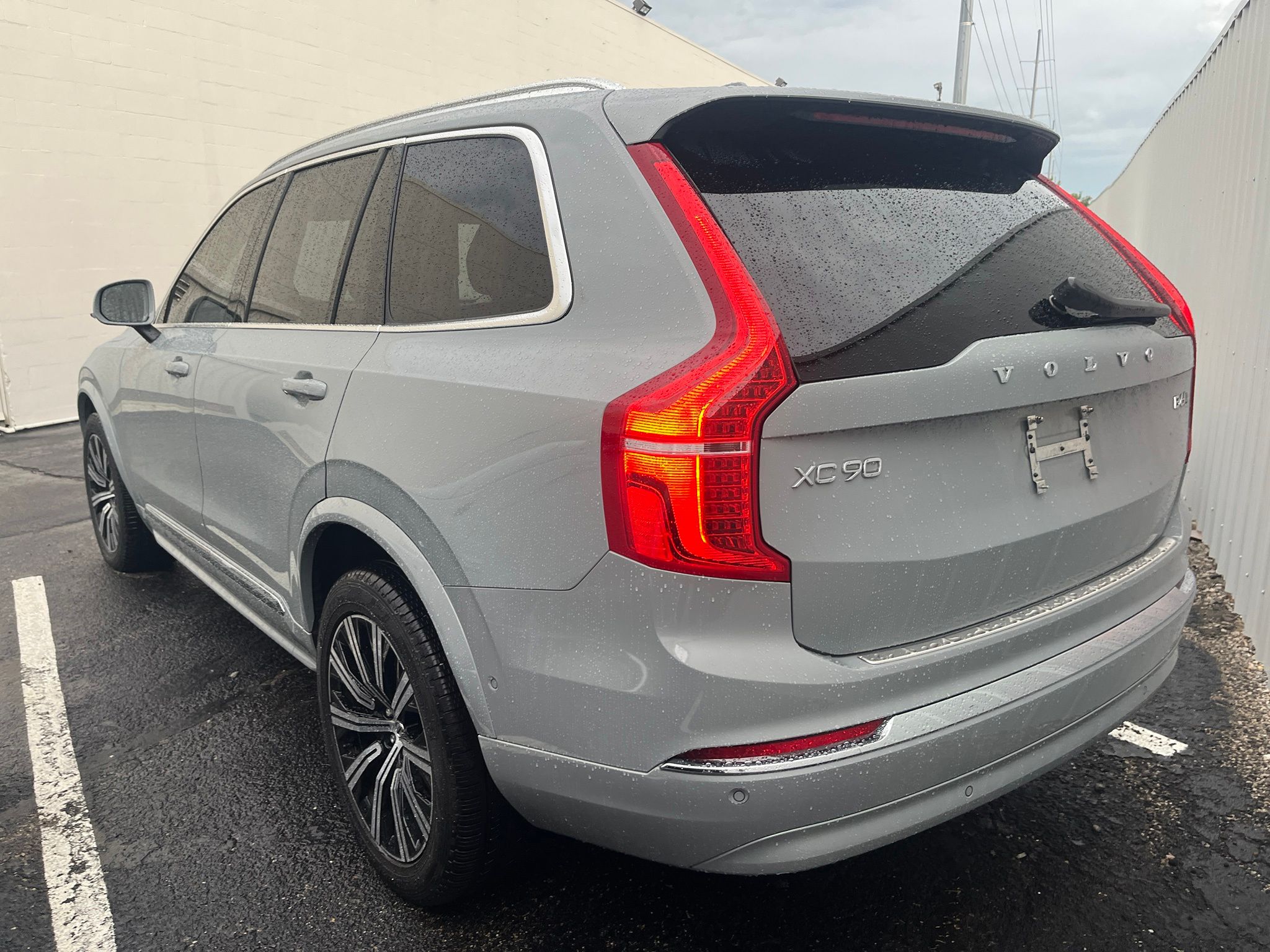 2025 Volvo XC90 B6 Plus Bright Theme 7-Passenger AWD